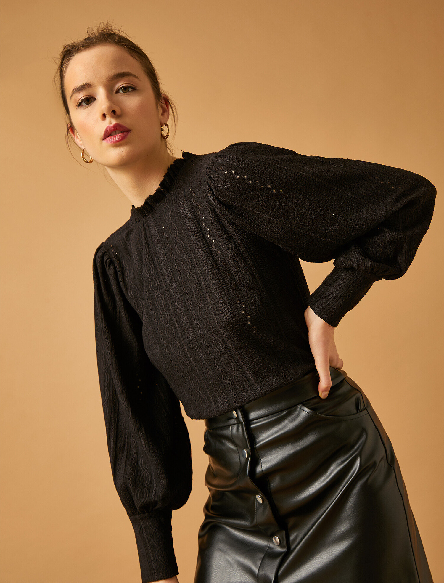   Uzun Kollu Tişört Fisto Yaka Detaylı