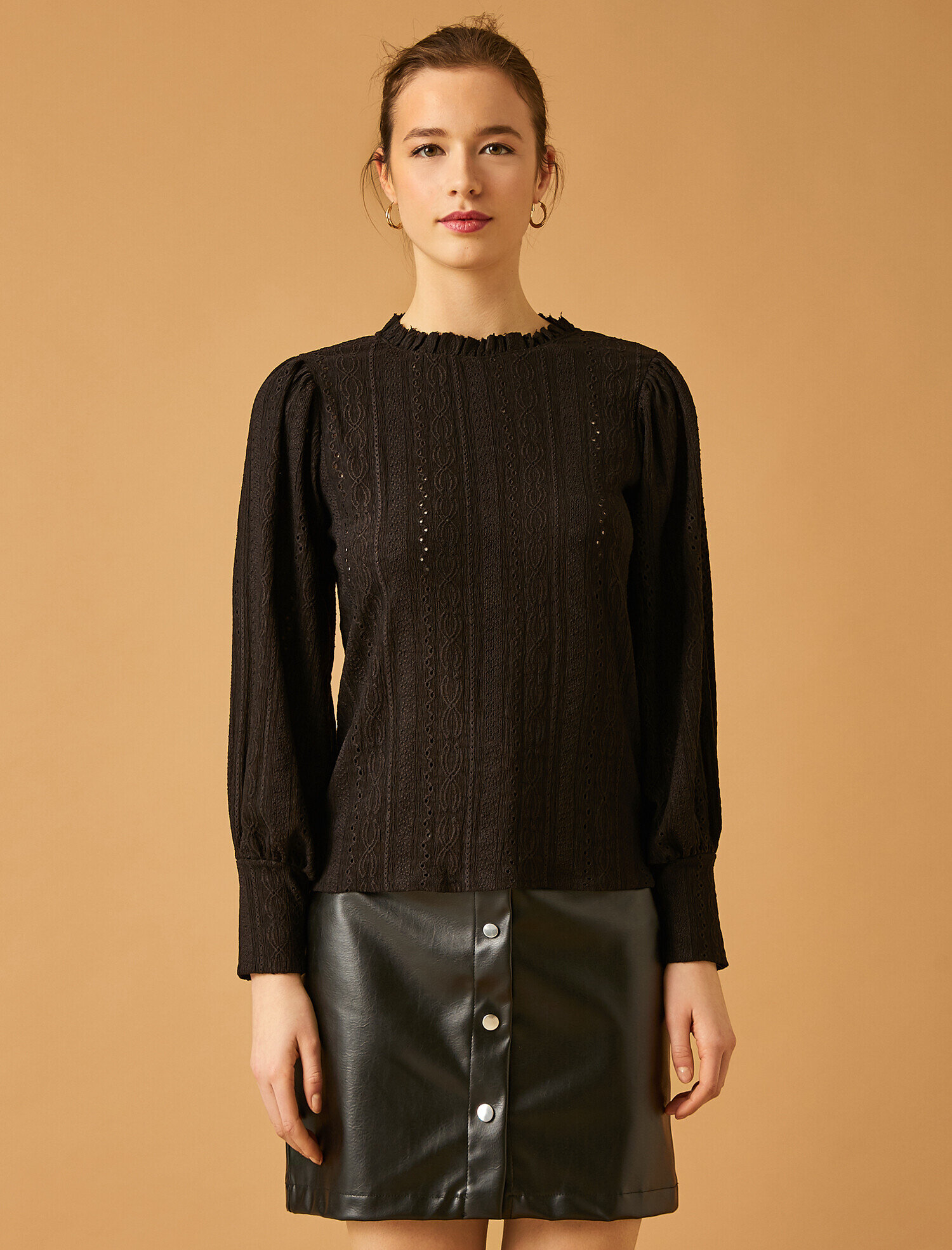   Uzun Kollu Tişört Fisto Yaka Detaylı