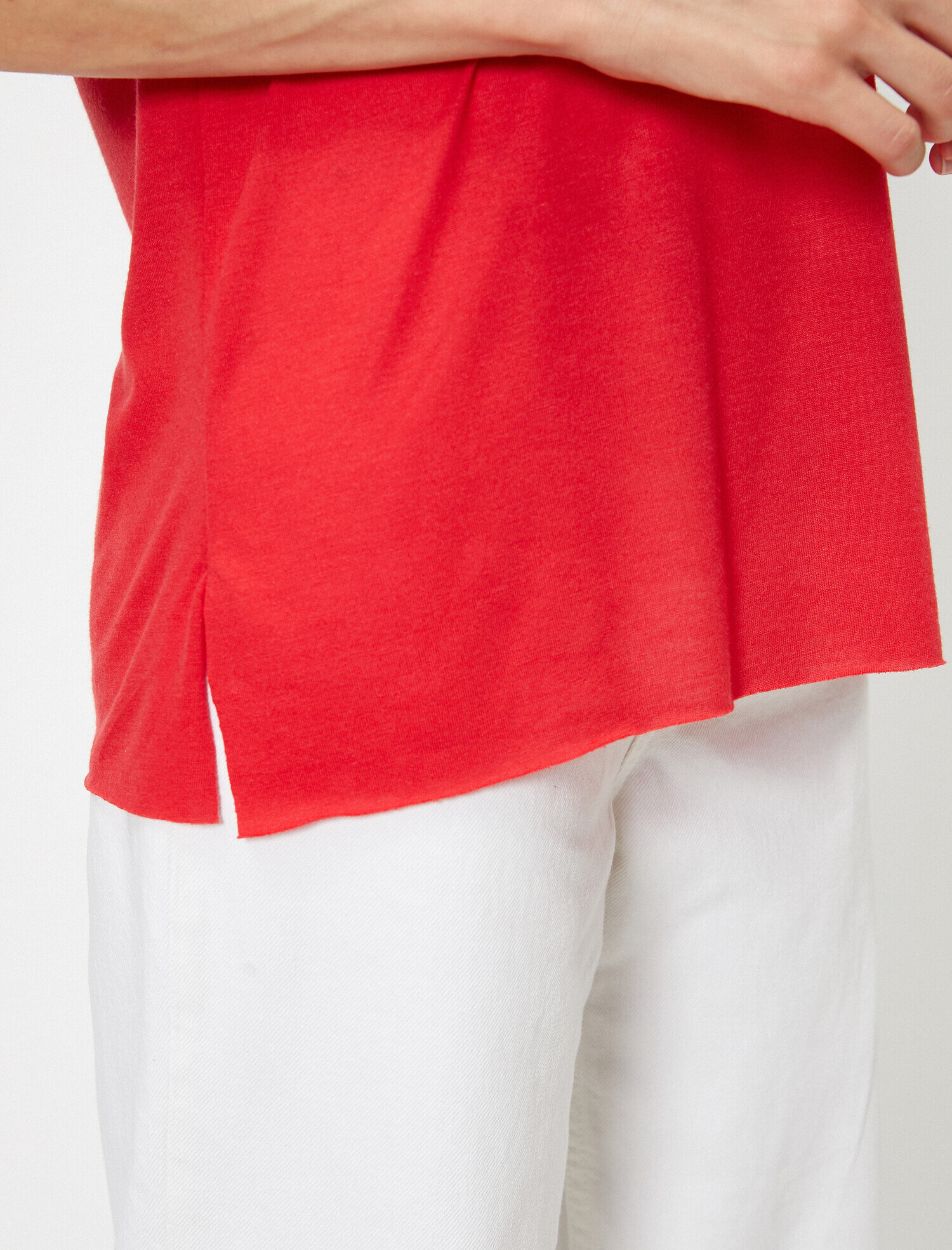   Pul Detaylı Kısa Kollu Tişört