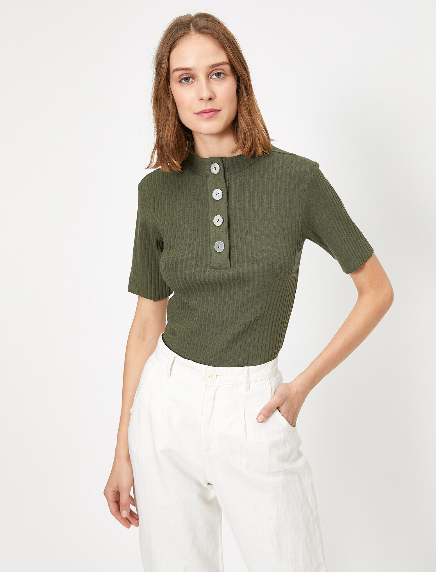   Düğme Detaylı Kısa Kollu Tişört