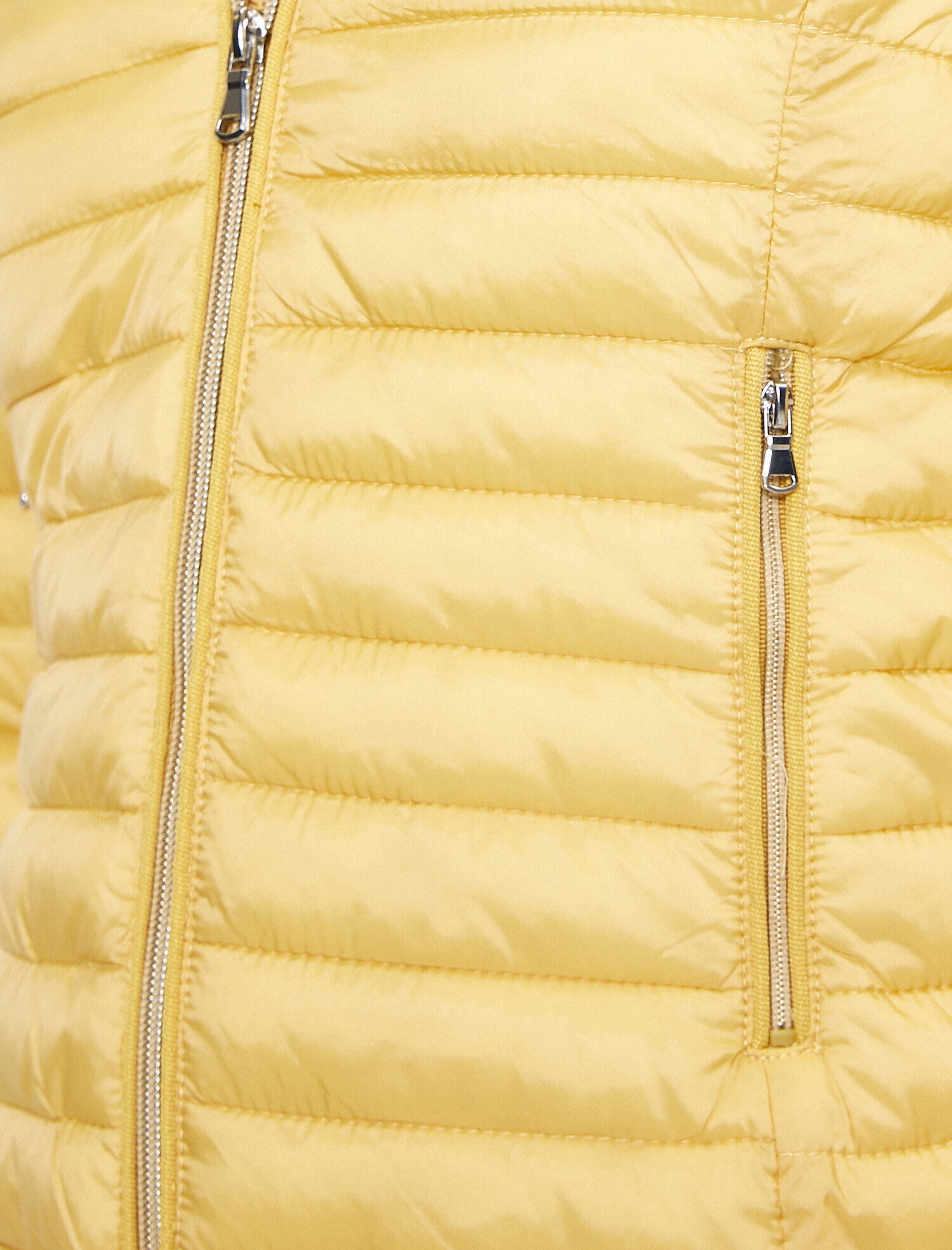   Kapüşonlu Cepli Şişme Mont