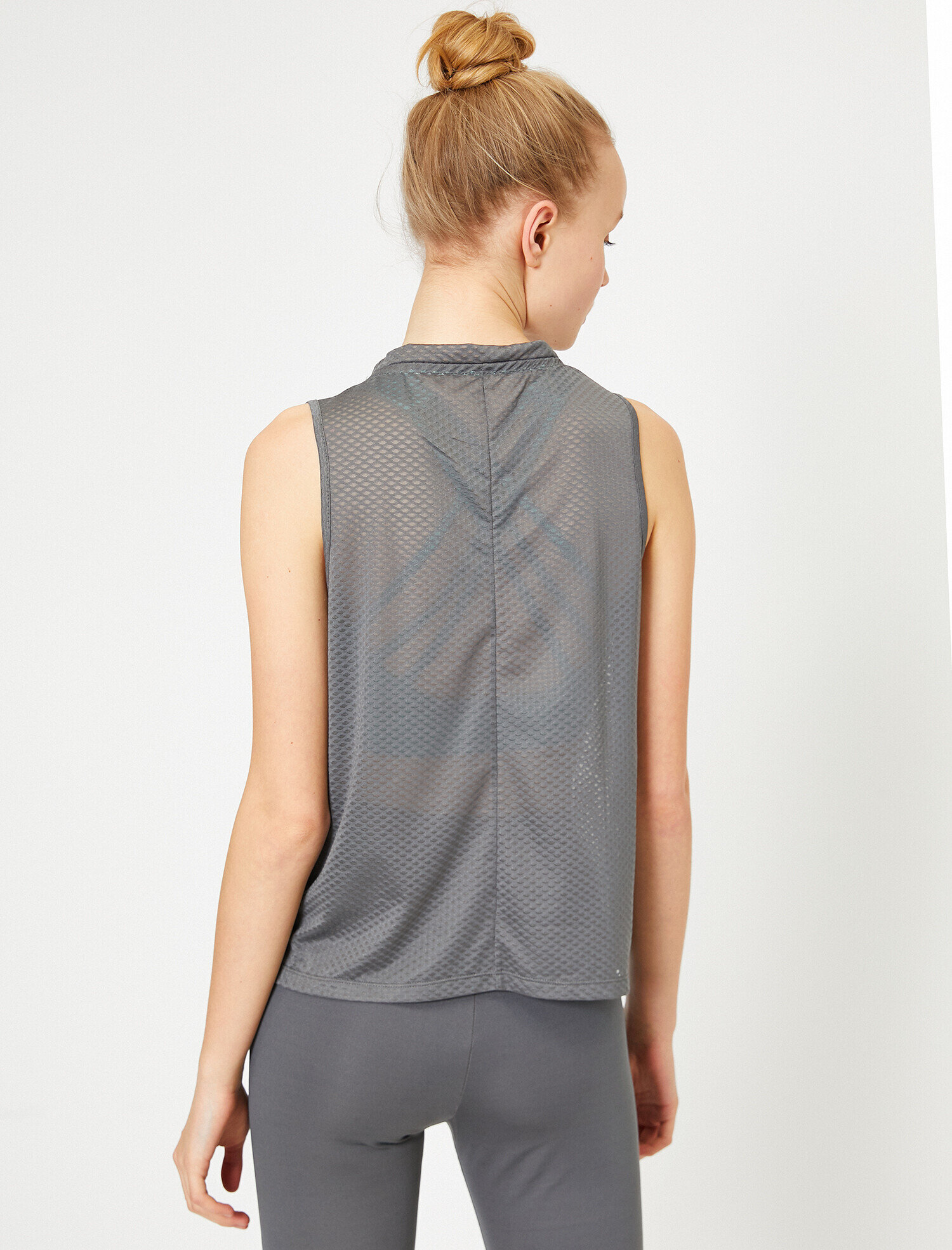   Ebru Şallı Loves Koton File Görünümlü Transparan Atlet