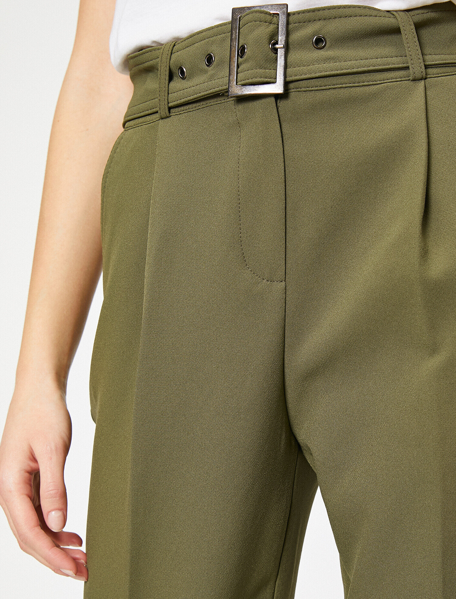   Kemerli Havuç Kesim Pantolon