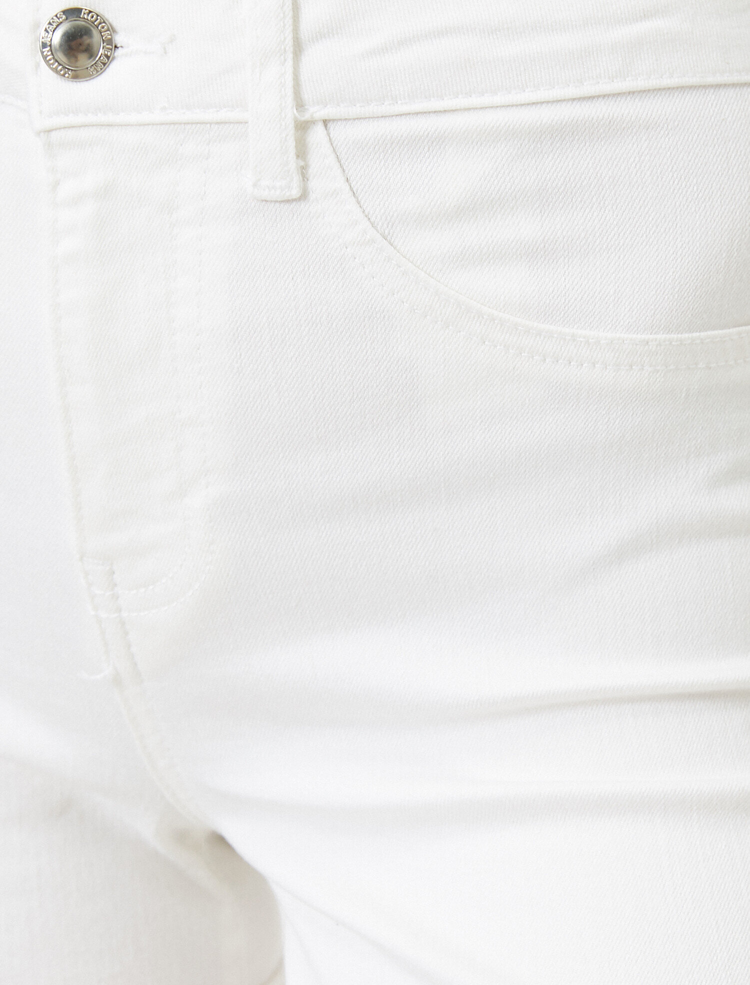   Cep Detaylı Jean Şort