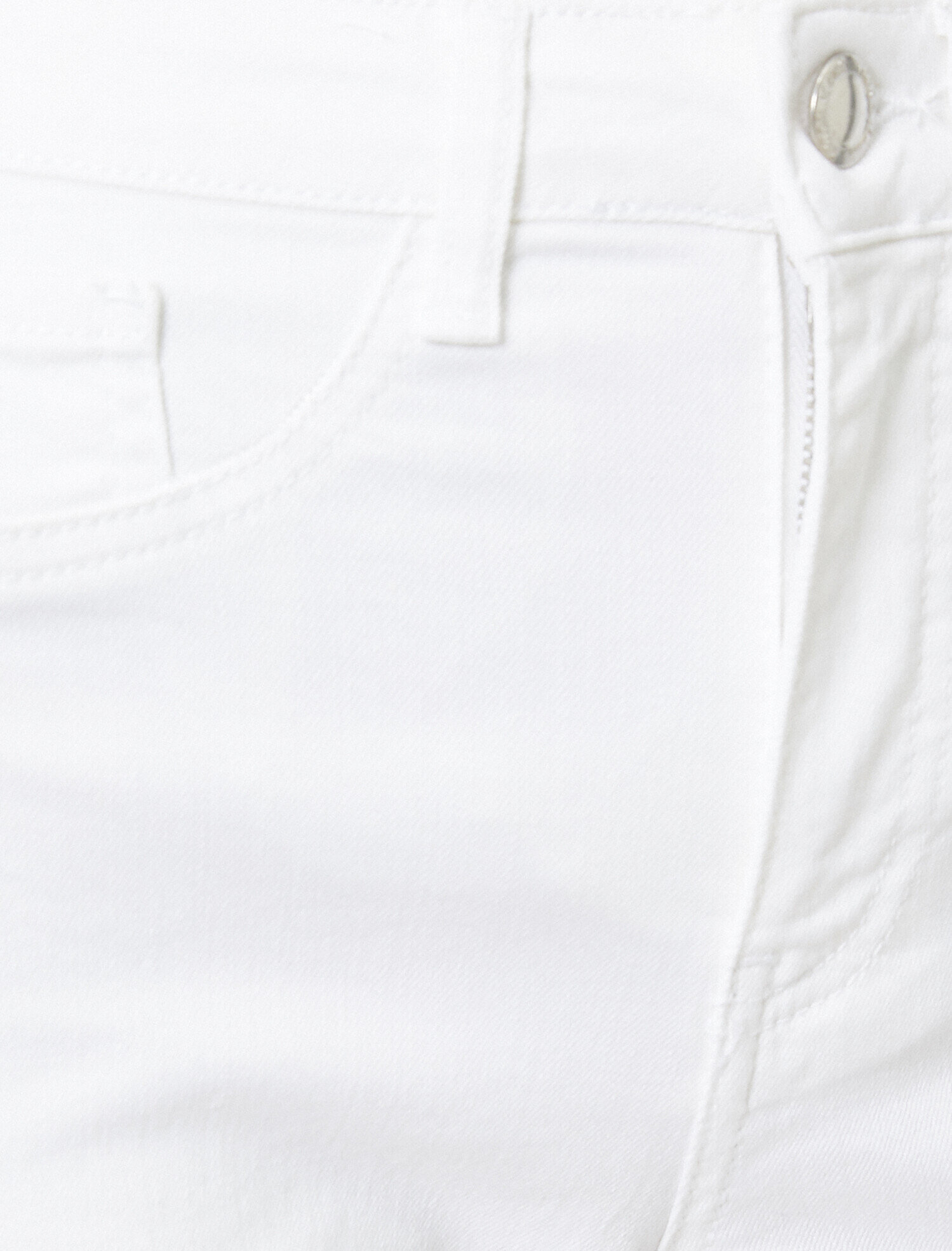   Cep Detaylı Jean Şort