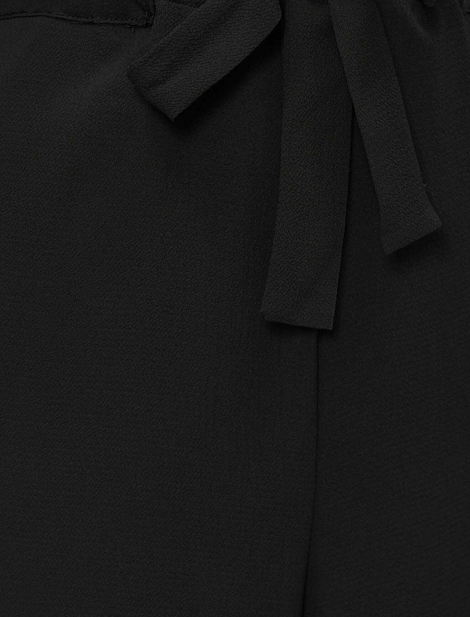   Kısa Kollu V Yaka Kemerli Tulum