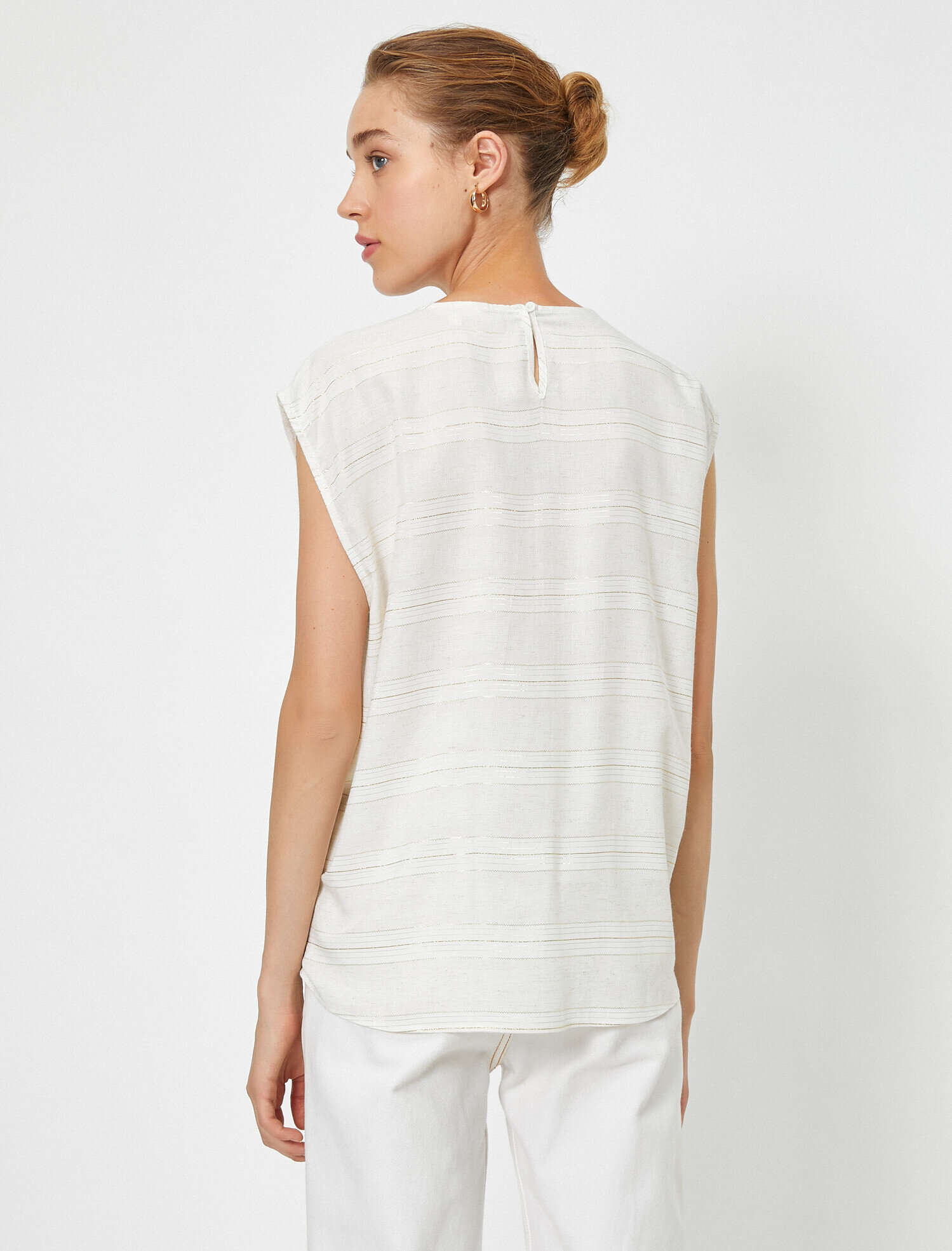 Lastik Detaylı Kolsuz Bluz