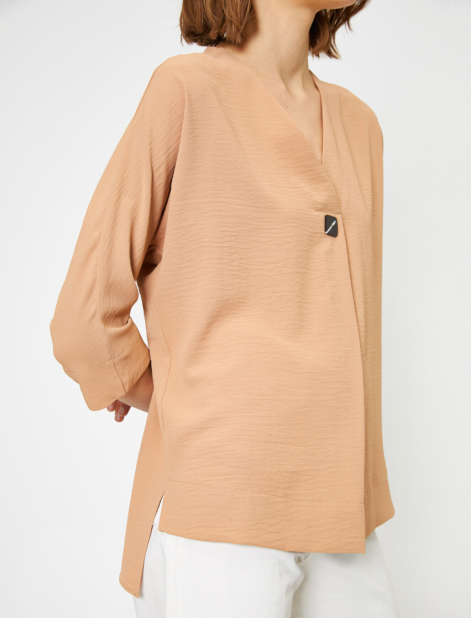   Düğme Detaylı Dökümlü Bluz