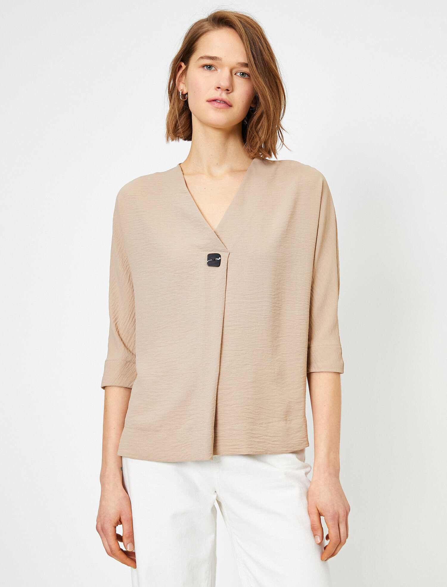   Düğme Detaylı Dökümlü Bluz