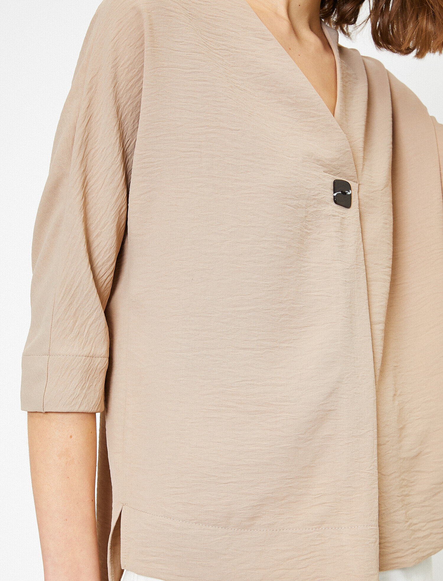   Düğme Detaylı Dökümlü Bluz