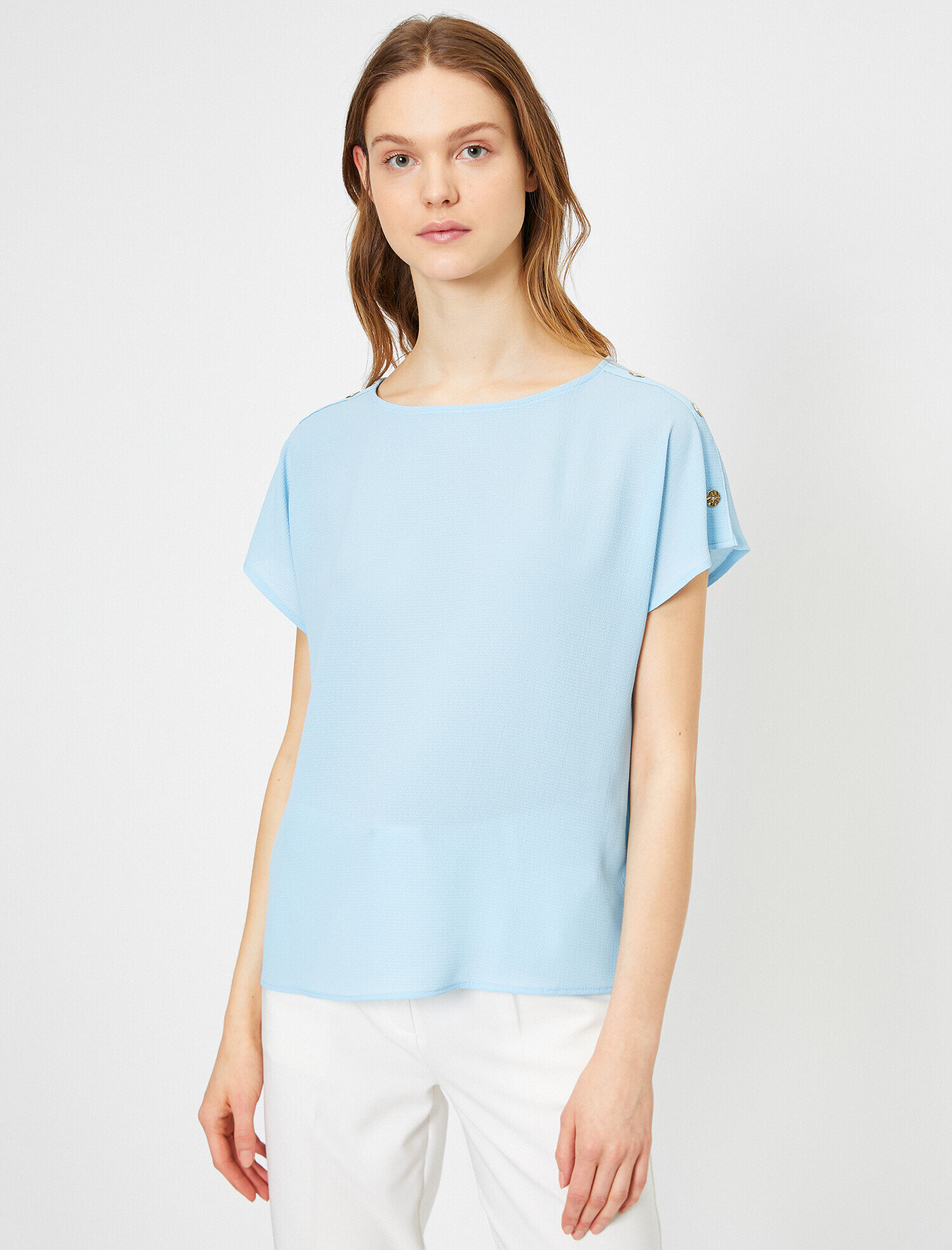   Omuzda Düğme Detaylı Siyah Bluz