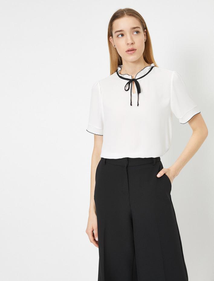  Yaka Bağlama Detaylı Kısa Kollu Bluz