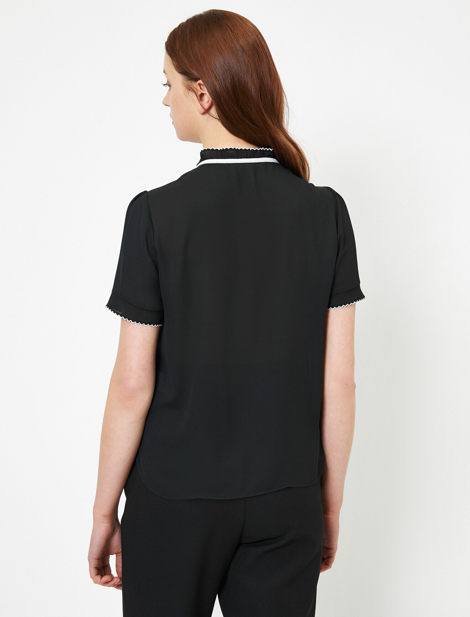   Yaka Bağlama Detaylı Kısa Kollu Bluz