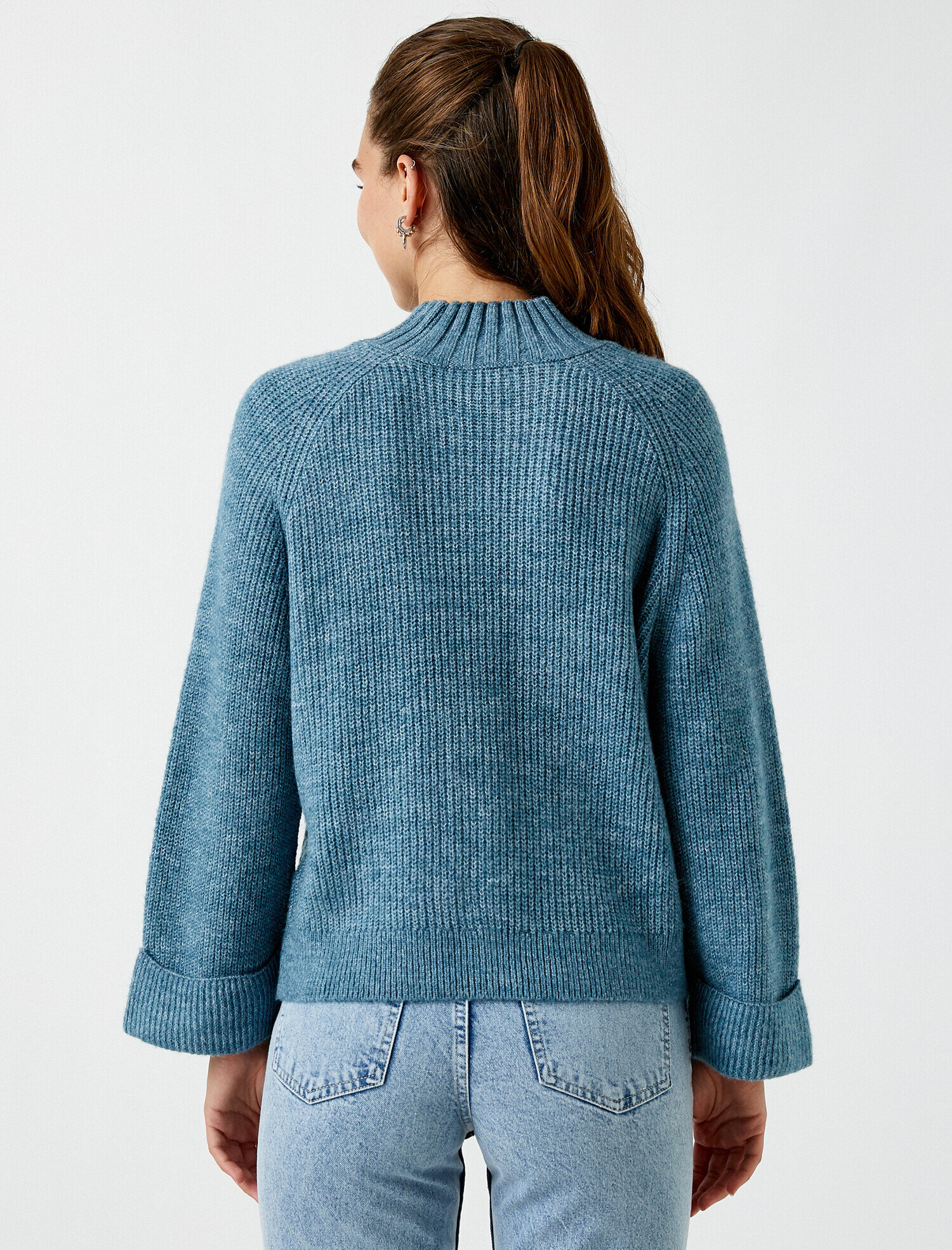   Yarım Balıkçı Yaka Kolları Geniş Triko Kazak