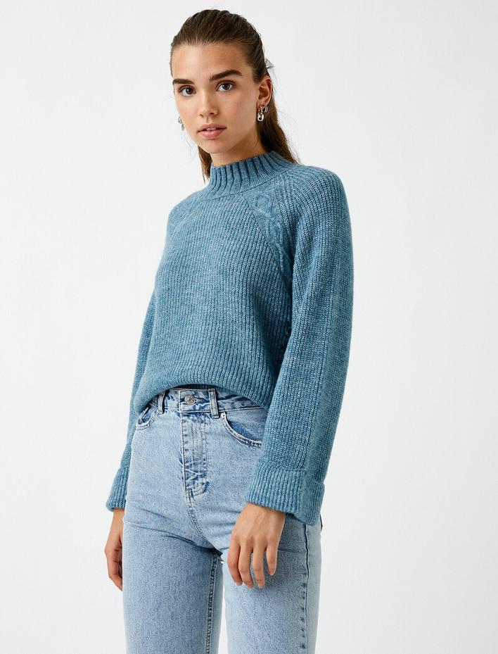  Yarım Balıkçı Yaka Kolları Geniş Triko Kazak