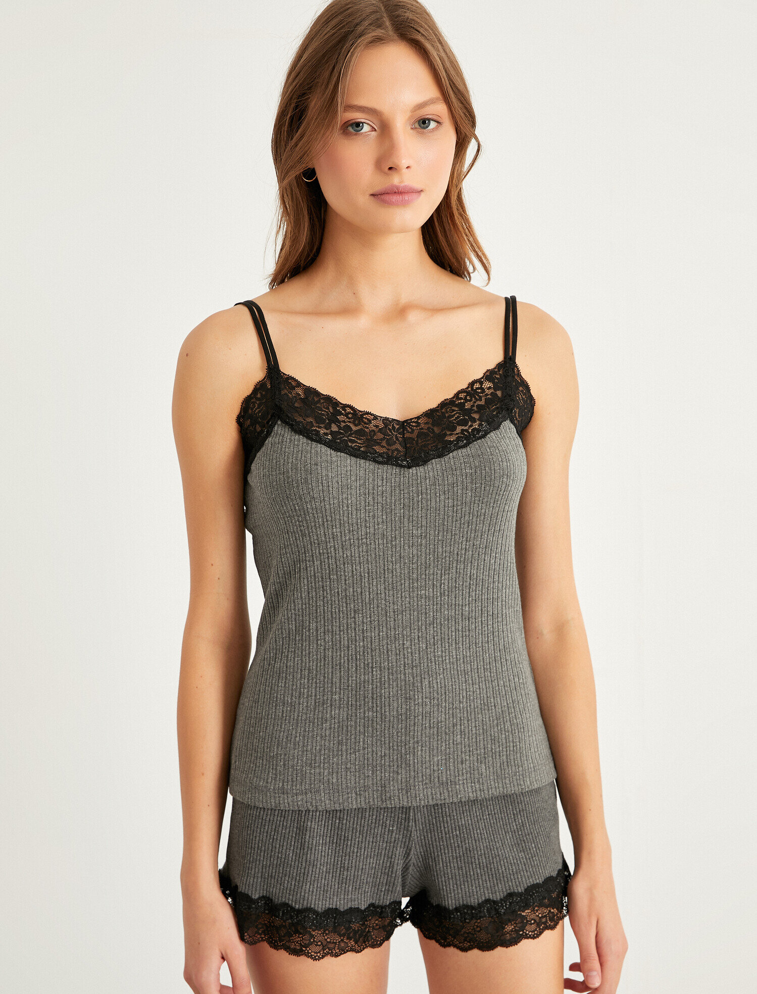   Dantelli İnce Askılı Atlet