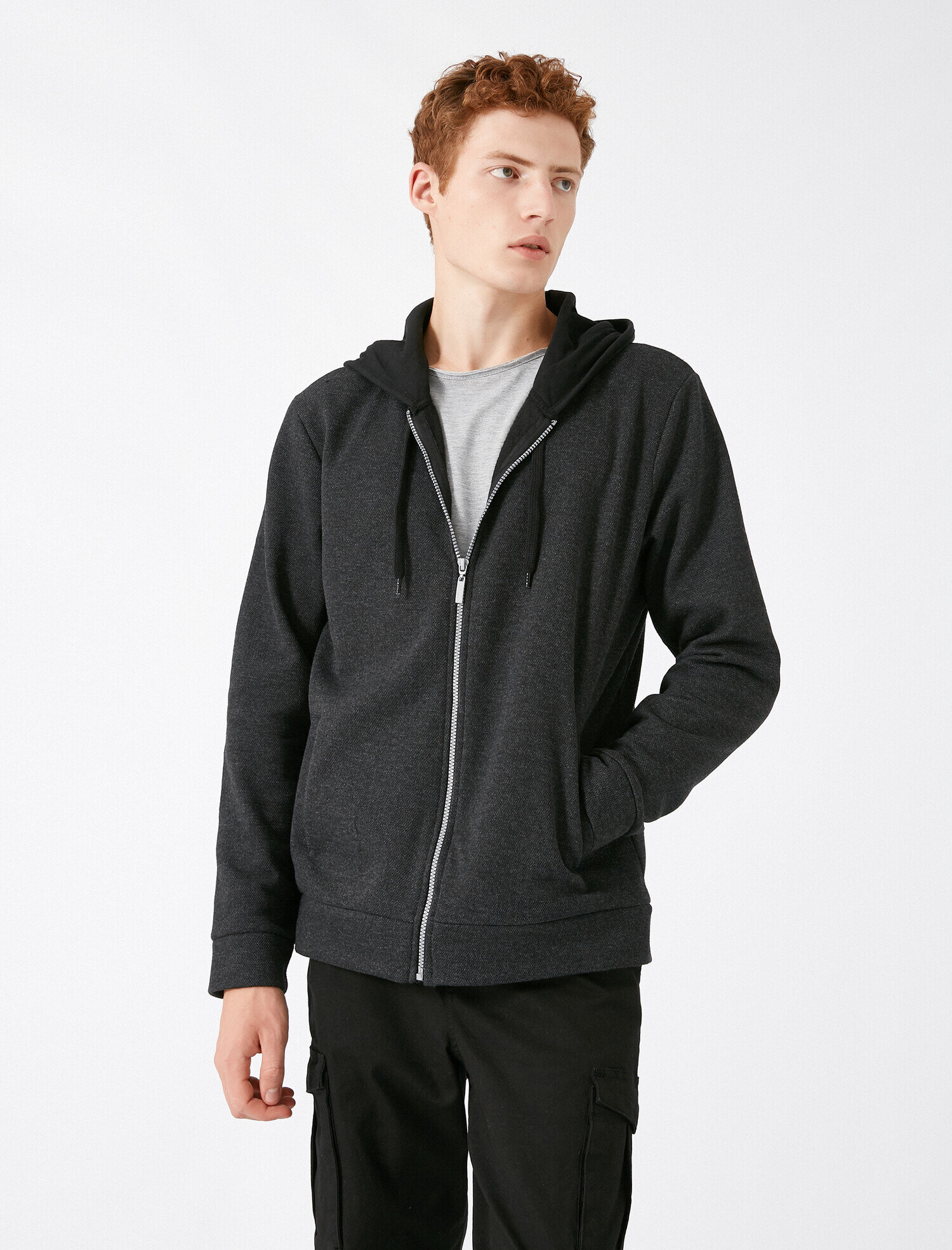   Uzun Kollu Kapüşonlu Fermuarlı Sweatshirt