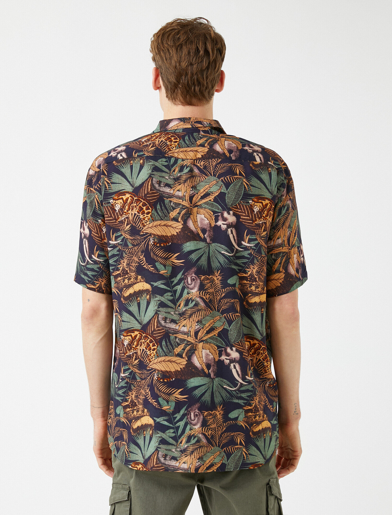   Kısa Kollu Gömlek Desenli