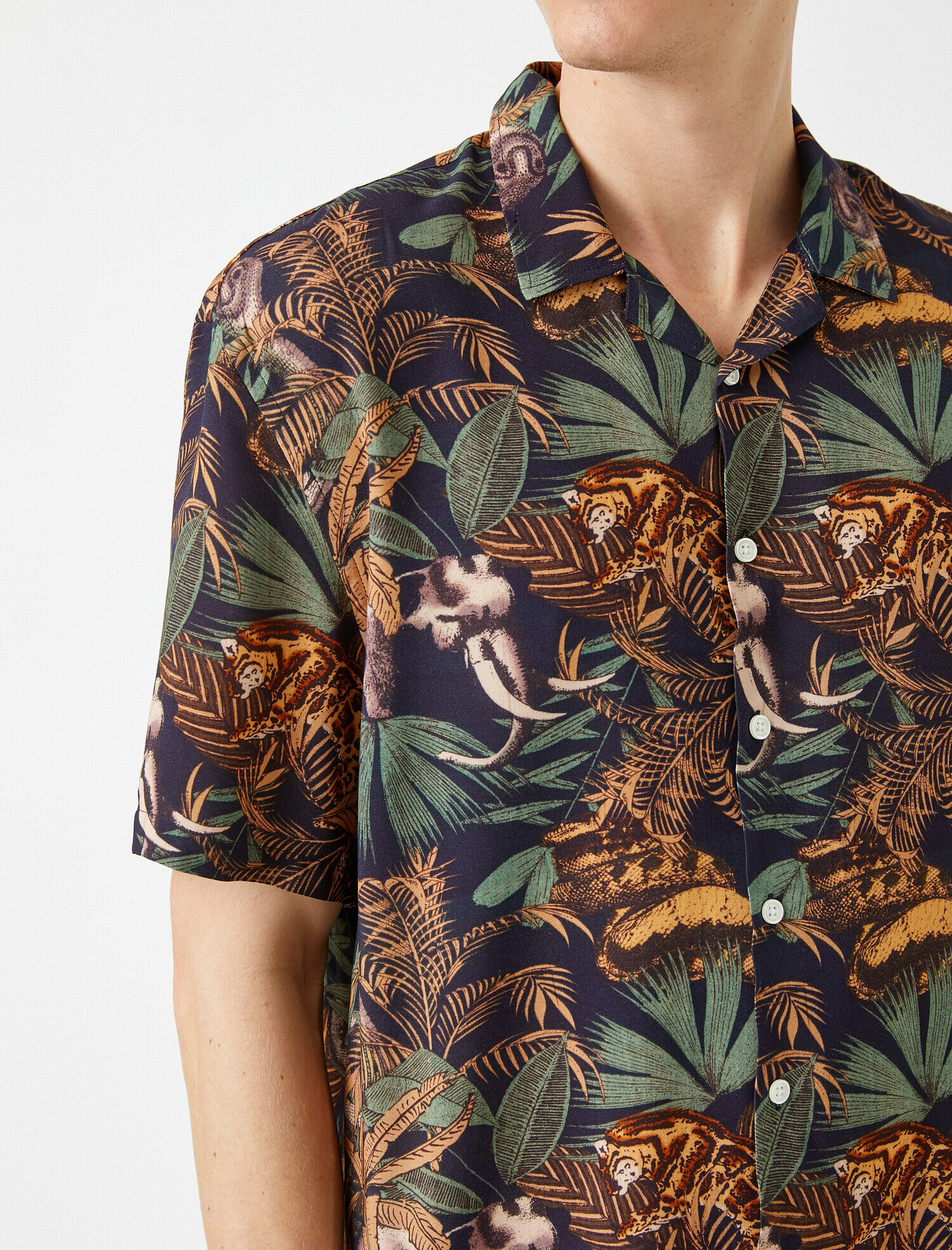   Kısa Kollu Gömlek Desenli