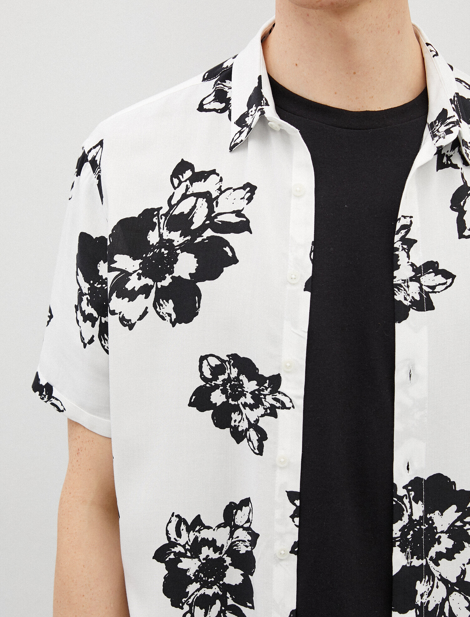   Çiçekli Baskılı Gömlek Kısa Kollu
