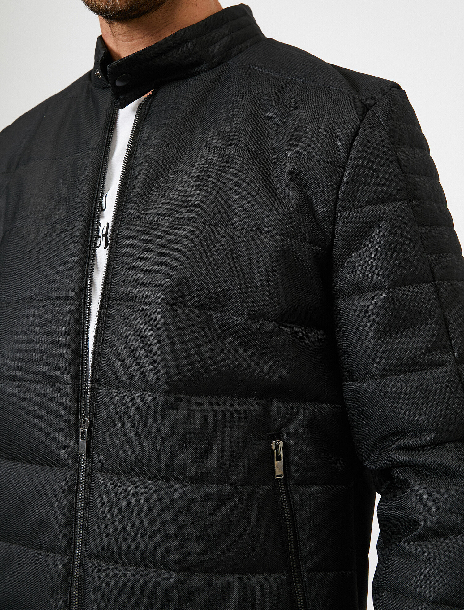 Hakim Yaka Fermuarlı Cepli Mont