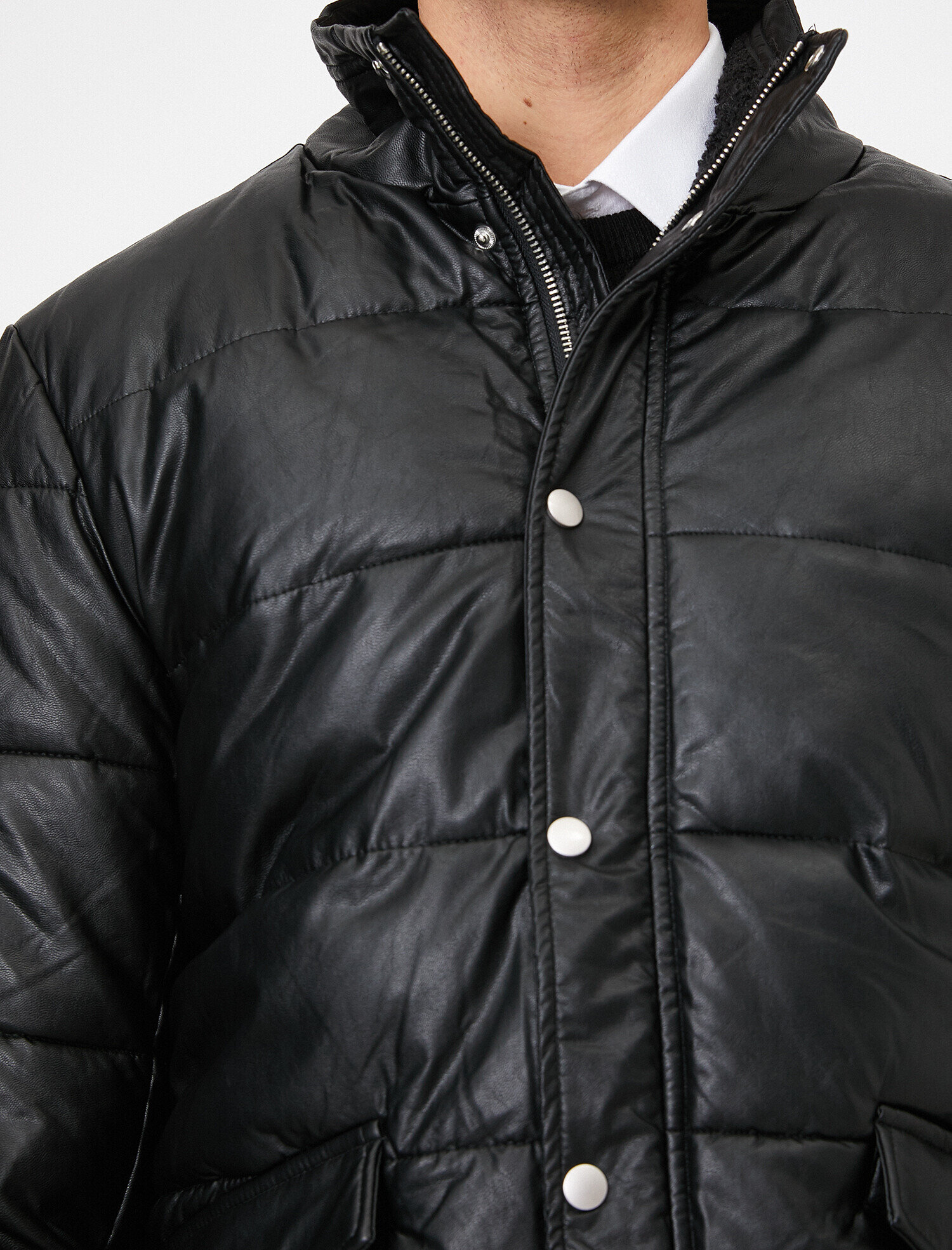 Deri Görünümlü Mont