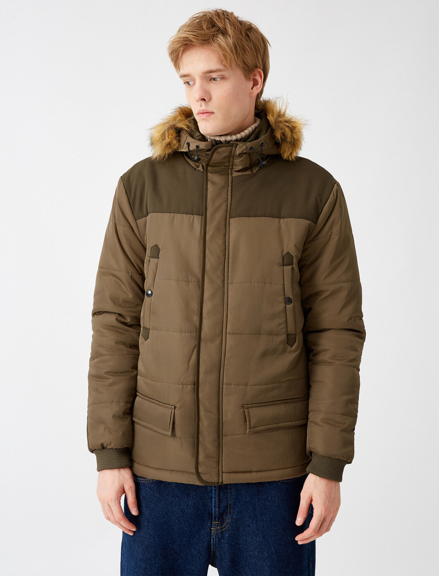   Kapüşonlu Cepli Fermuarlı Kaban