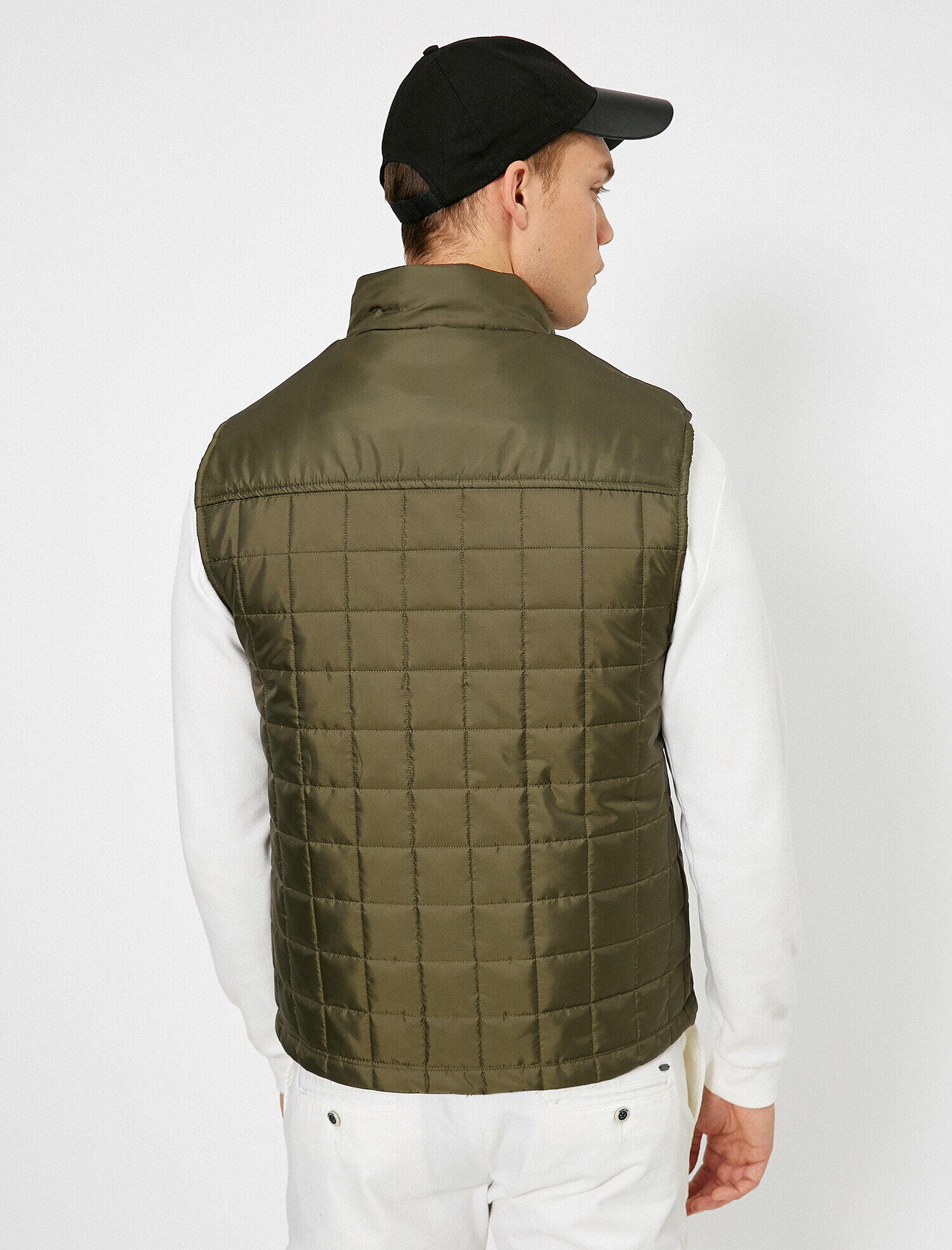 Cep Detaylı Fermuarlı Kapitoneli Yelek