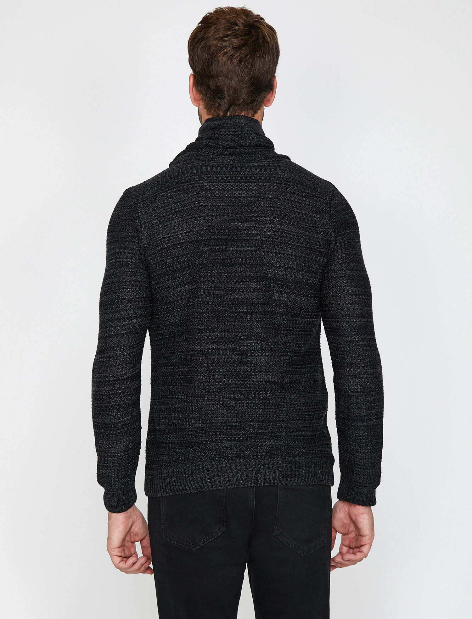   Yüksek Yaka Triko Kazak