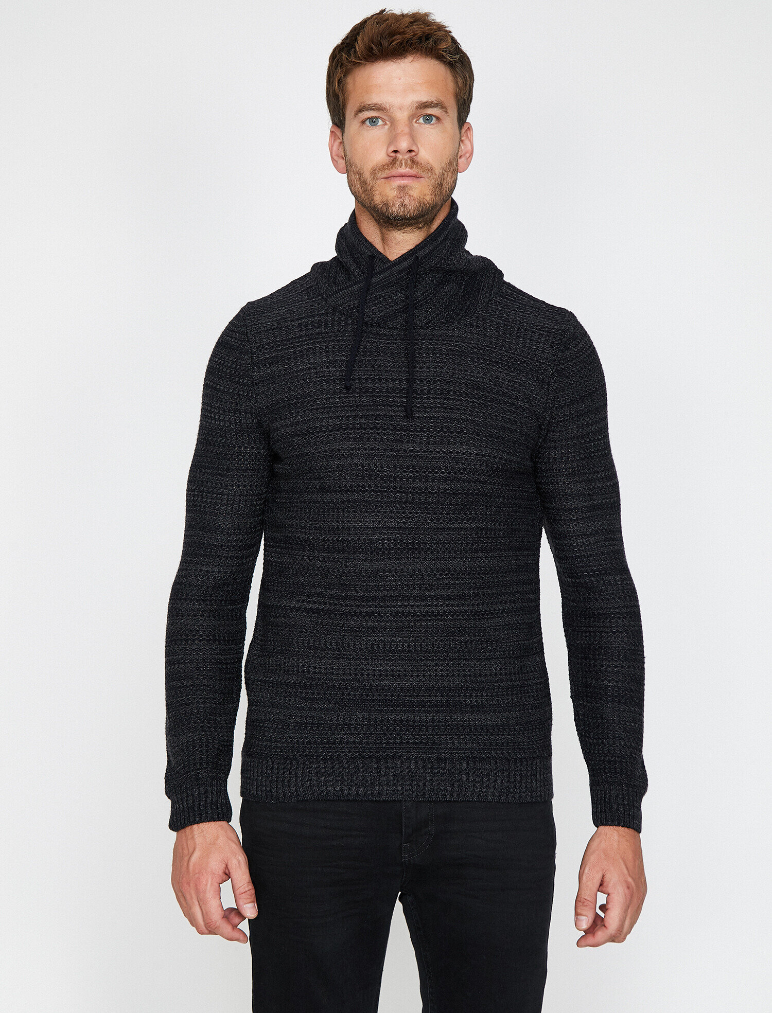   Yüksek Yaka Triko Kazak