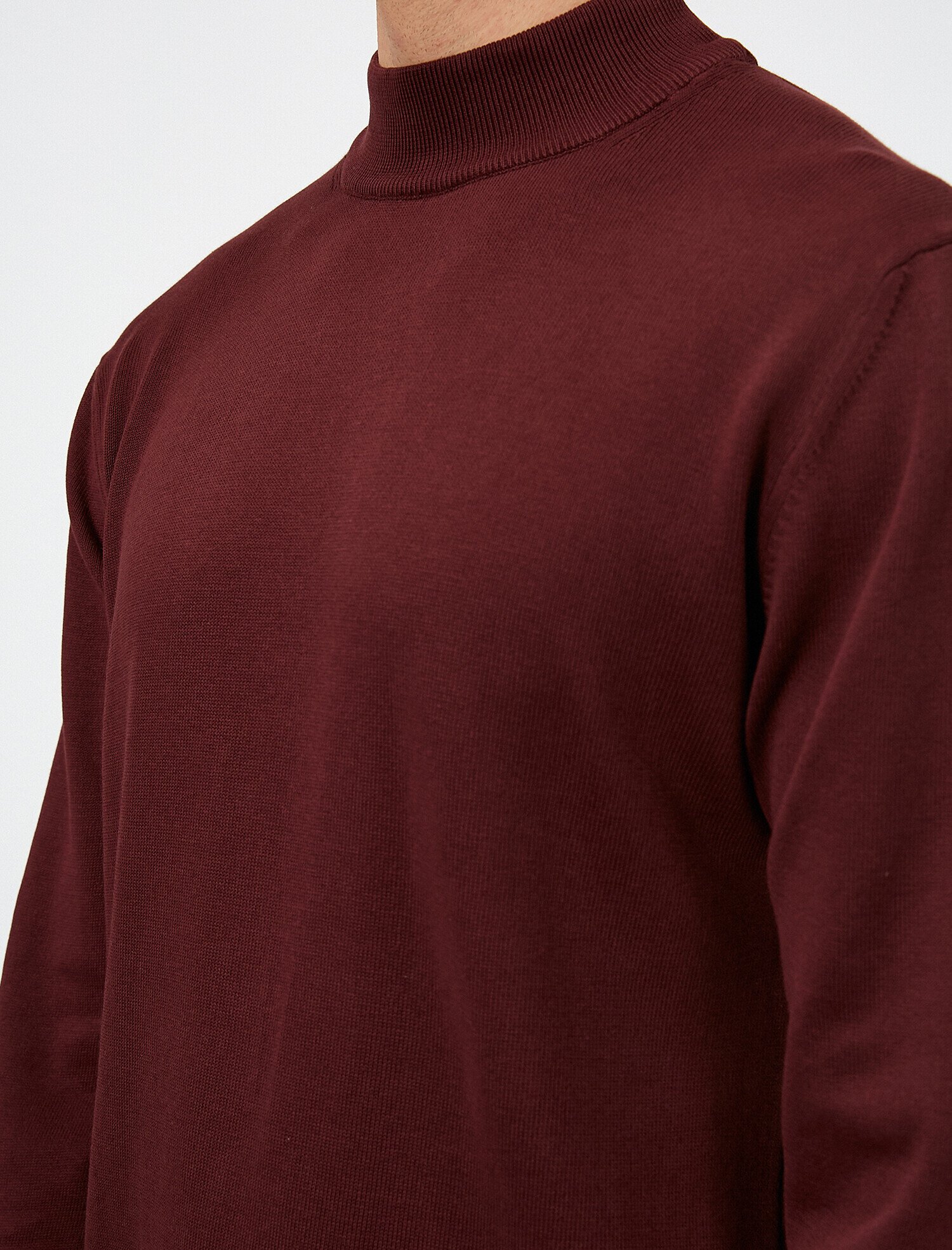   Yüksek Yaka Triko Kazak