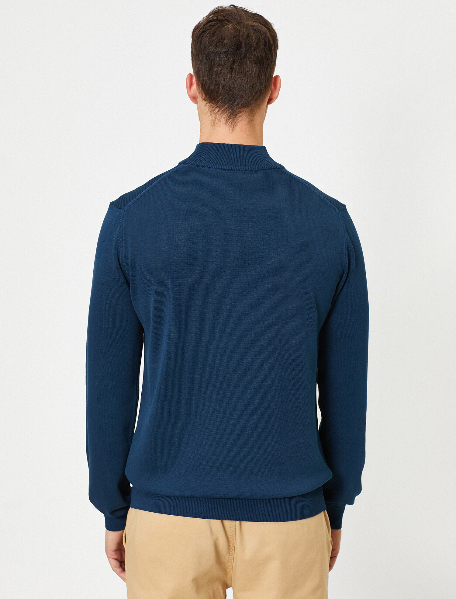   Yüksek Yaka Triko Kazak