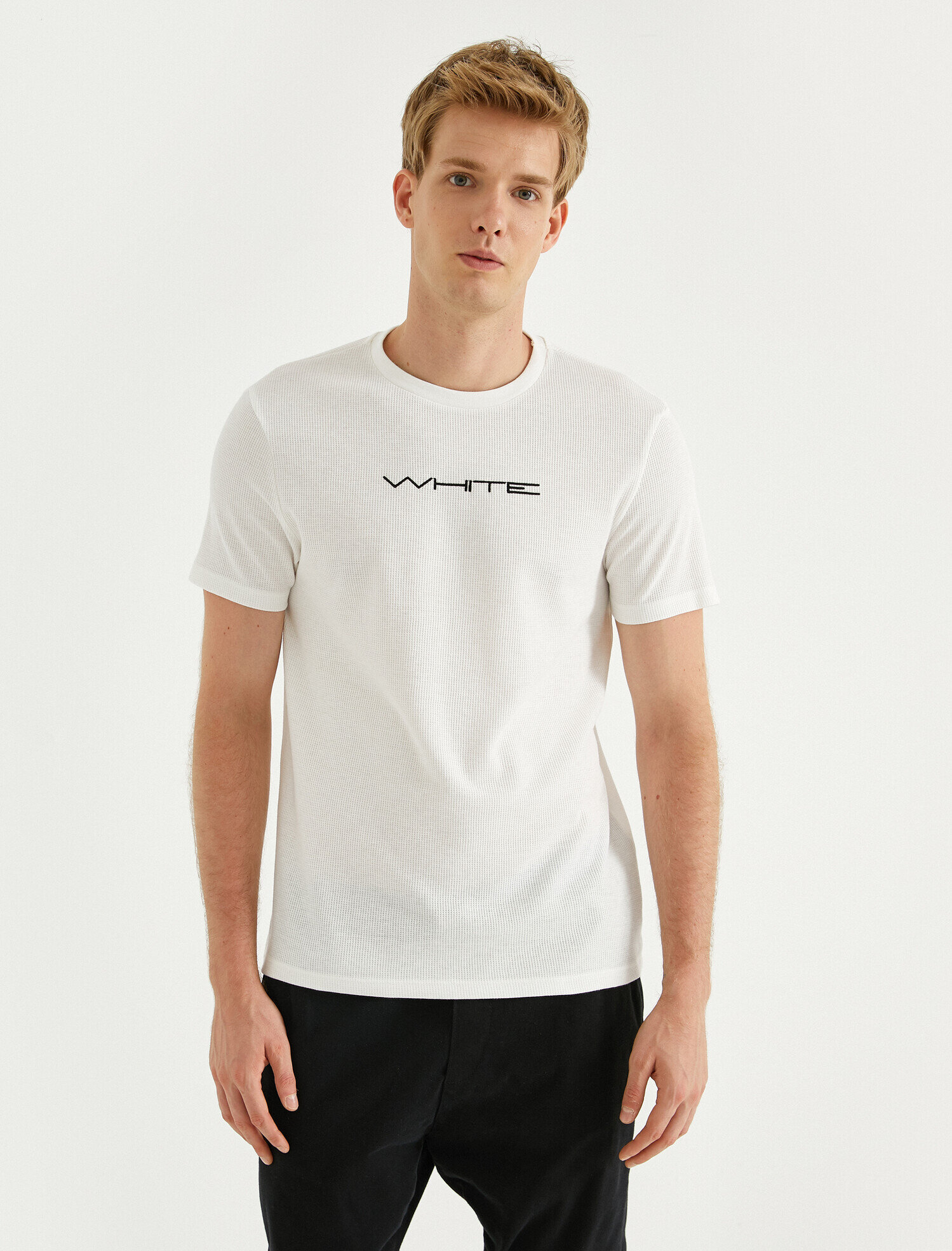   Minimal Baskılı Tişört