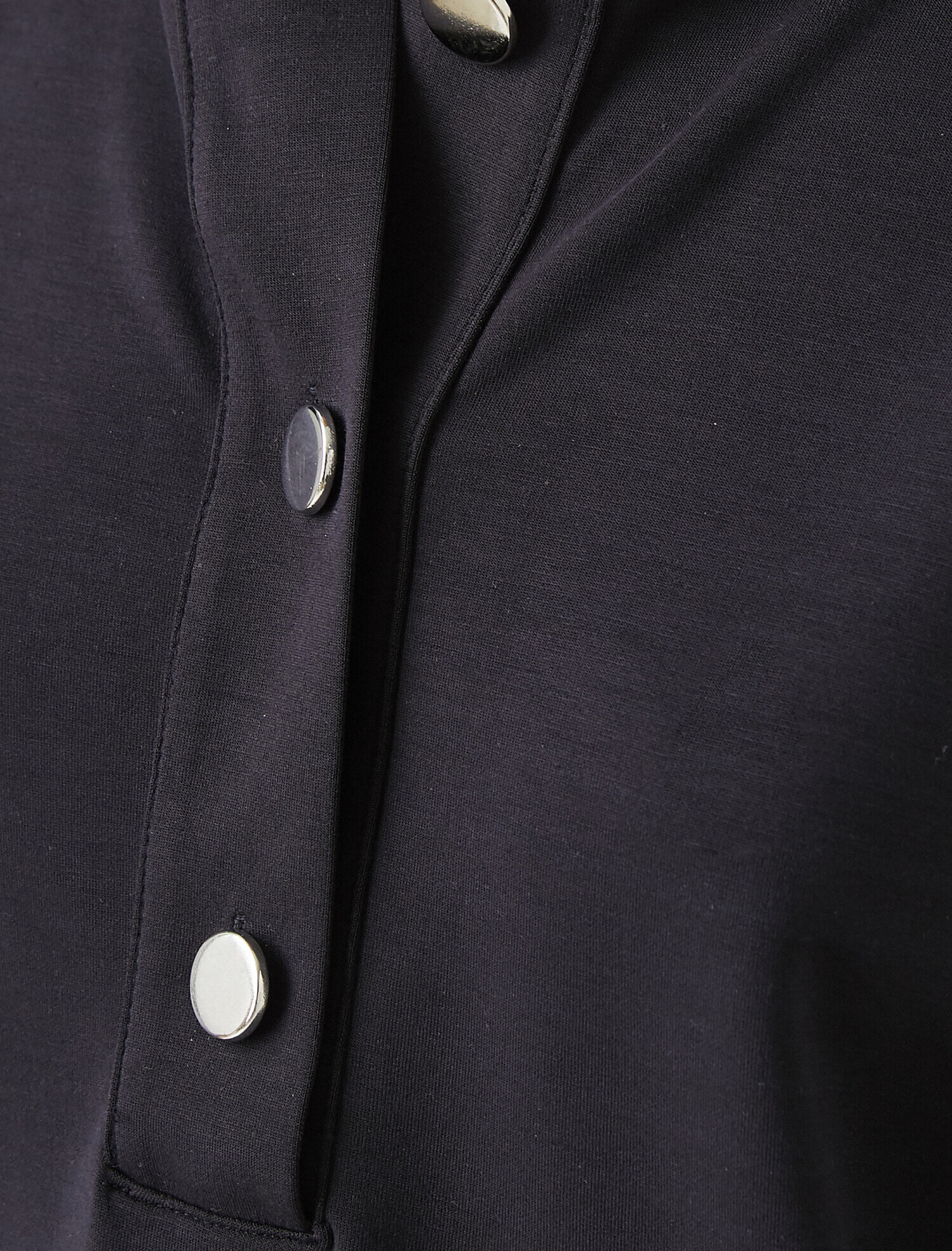 Kapüşonlu Sweatshirt Yakası Düğmeli
