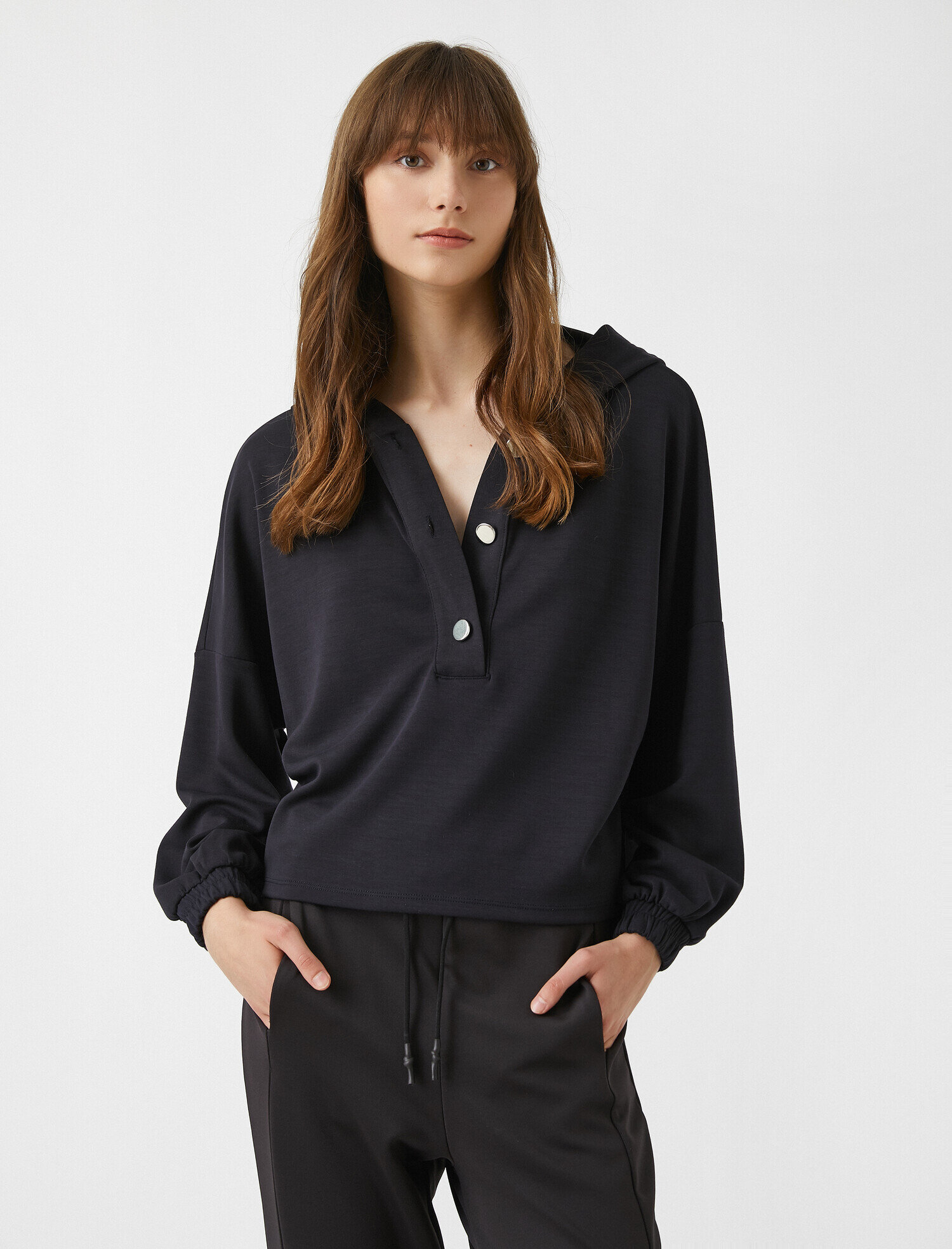 Kapüşonlu Sweatshirt Yakası Düğmeli