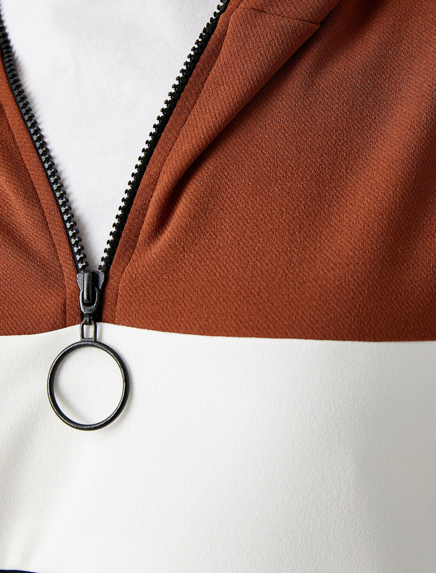   Renk Bloklu Kapüşonlu Yakası Fermuarlı Beli Bağcıklı Sweatshirt