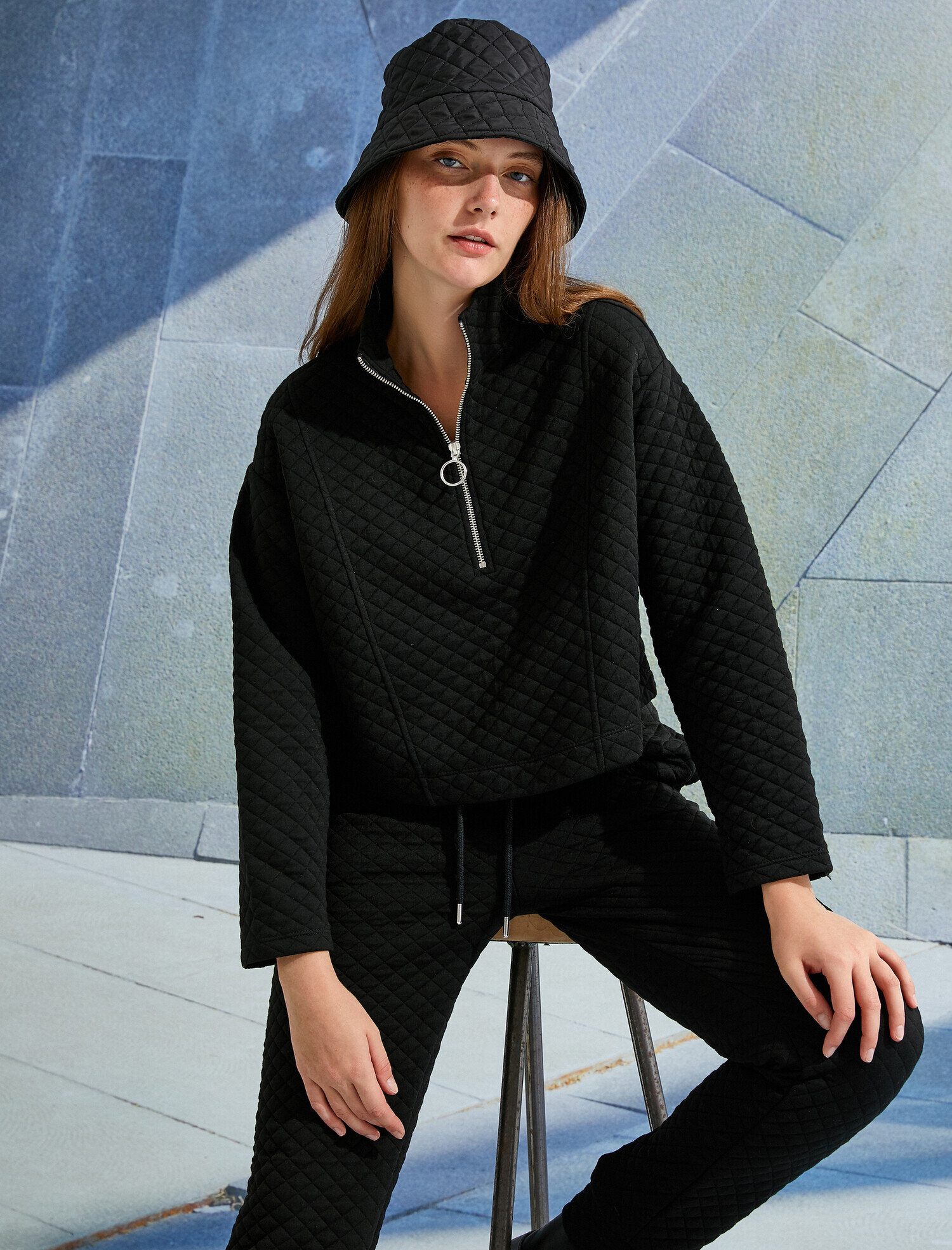   Fermuar Yaka Kapitoneli Uzun Kollu Sweatshirt