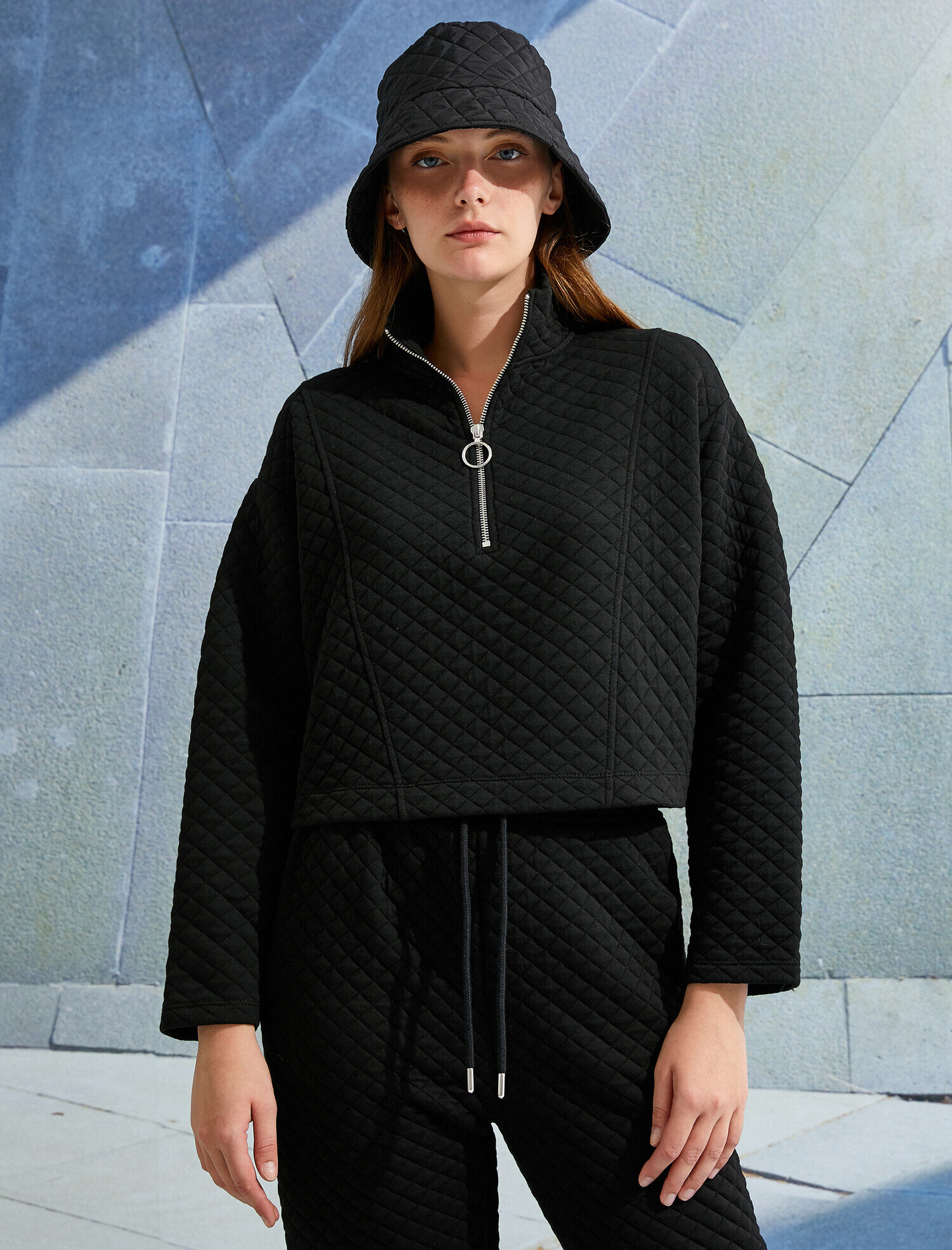   Fermuar Yaka Kapitoneli Uzun Kollu Sweatshirt