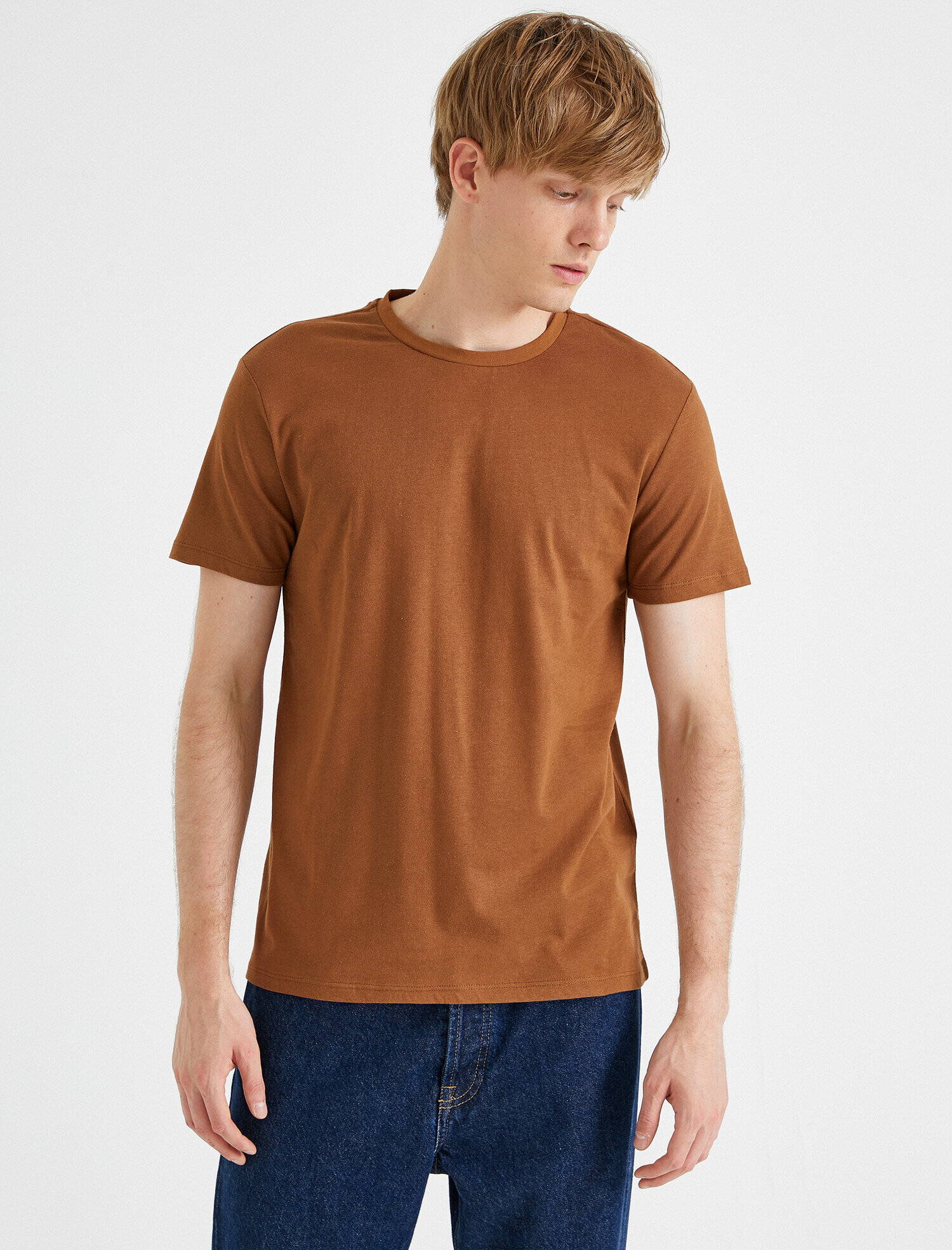 Bisiklet Yaka Tişört Pamuklu