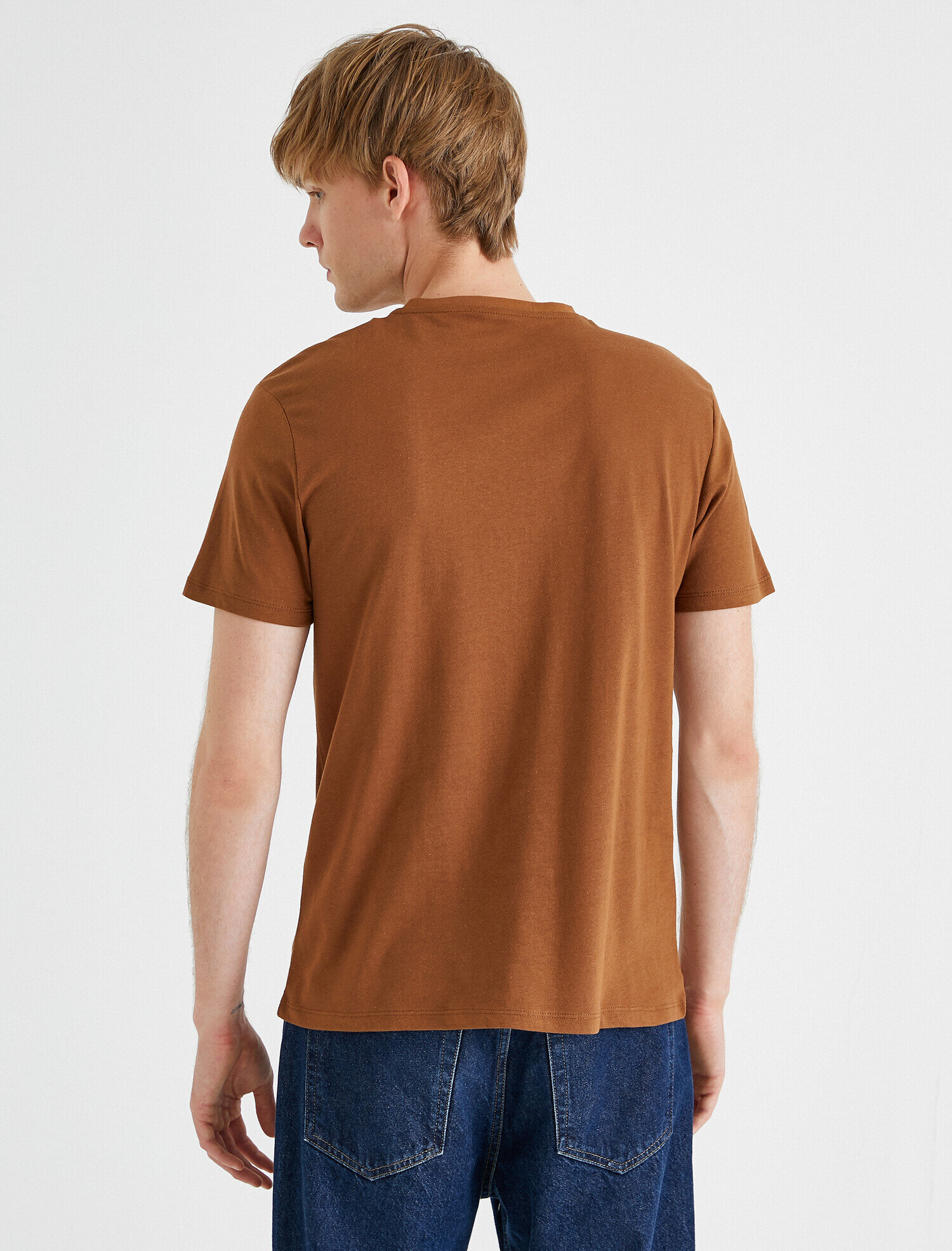 Bisiklet Yaka Tişört Pamuklu