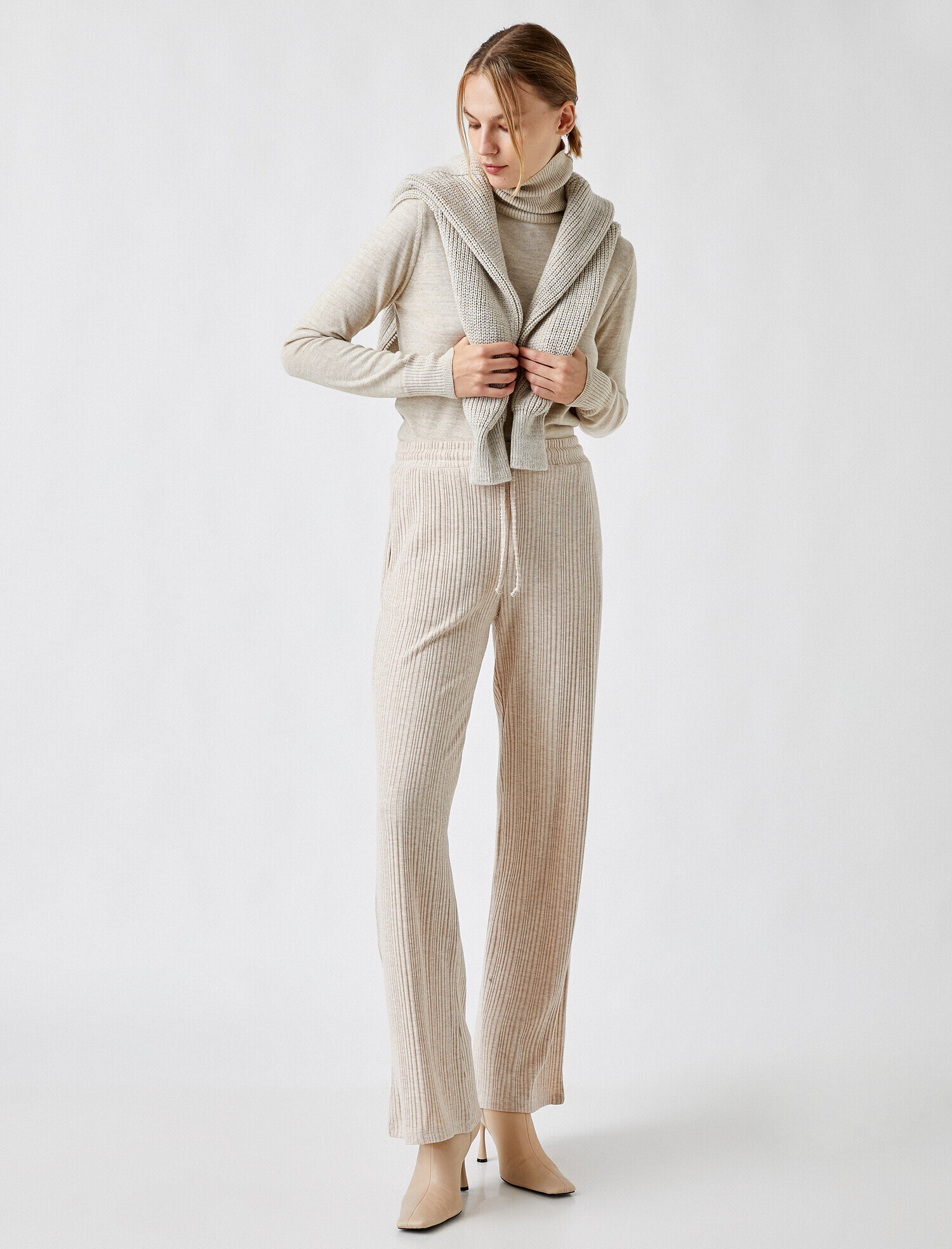   Belden Bağlamalı Geniş Paça Fitilli Örme Pantolon