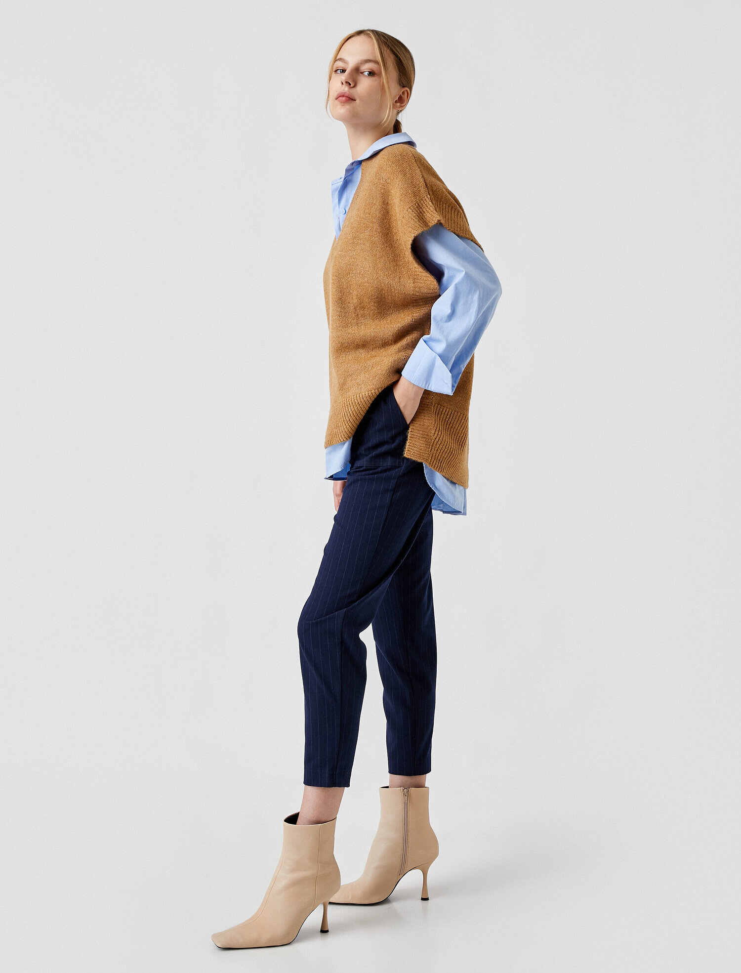   Çizgili Belden Bağlamalı Kısa Paça Pantolon Cepli