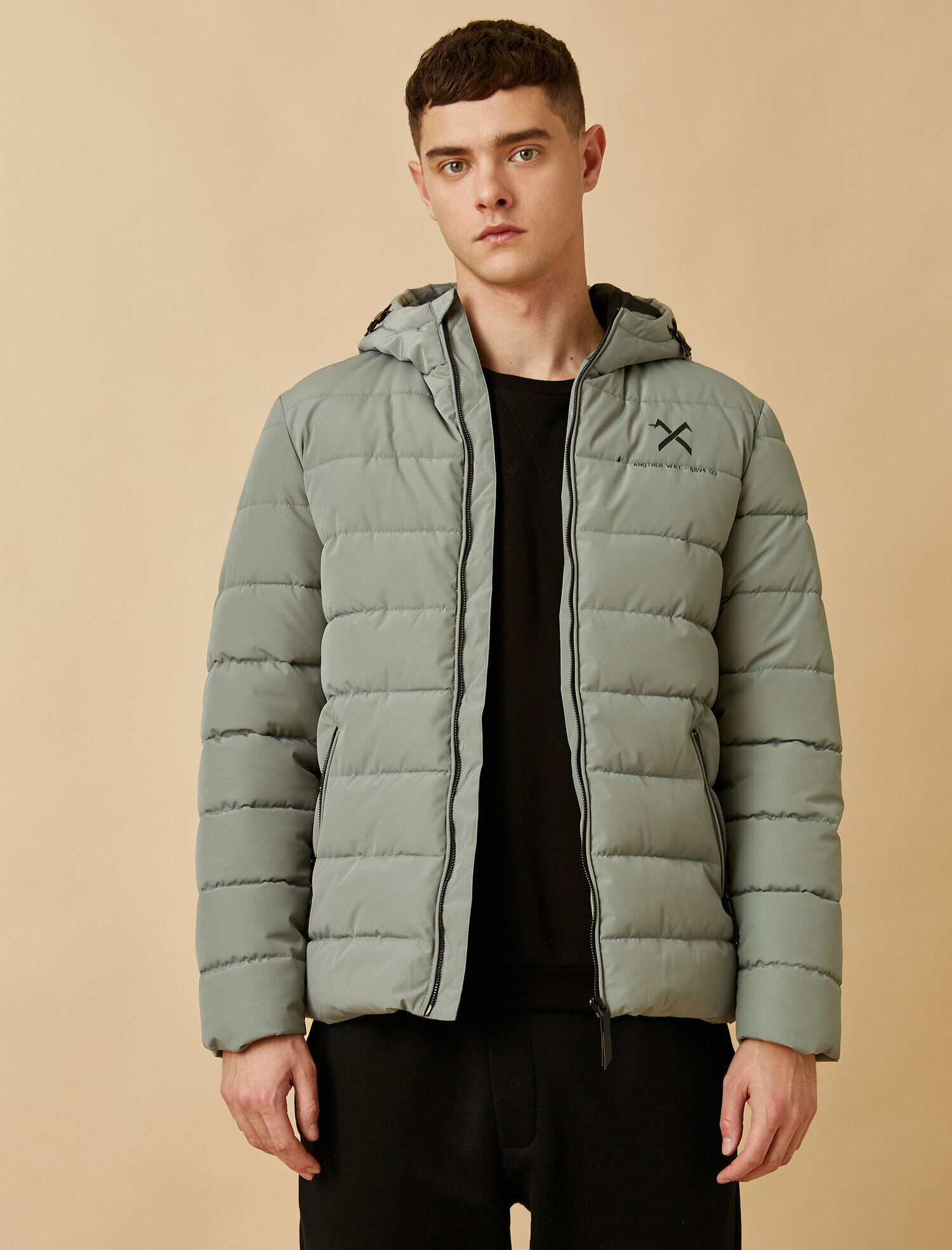   Kapşonlu Şişme Mont