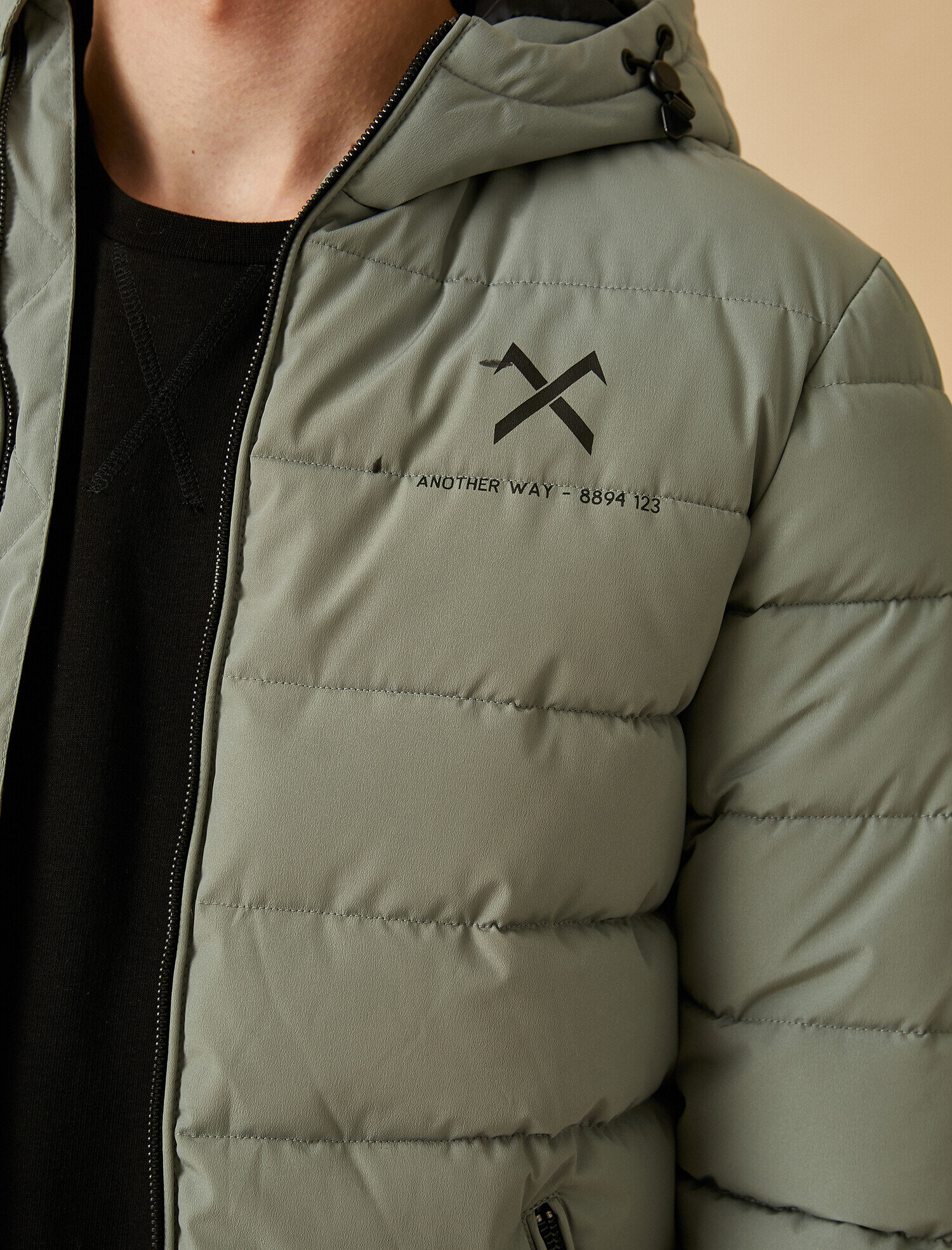   Kapşonlu Şişme Mont