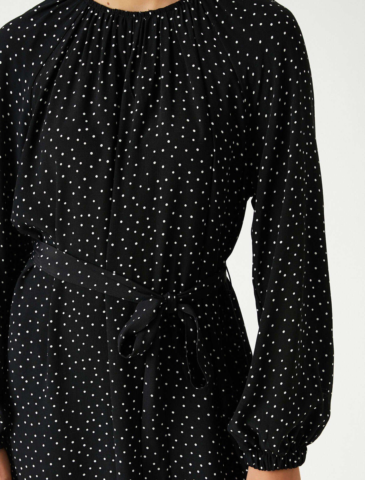   Puantiyeli Uzun Kollu Beli Lastikli Midi Elbise