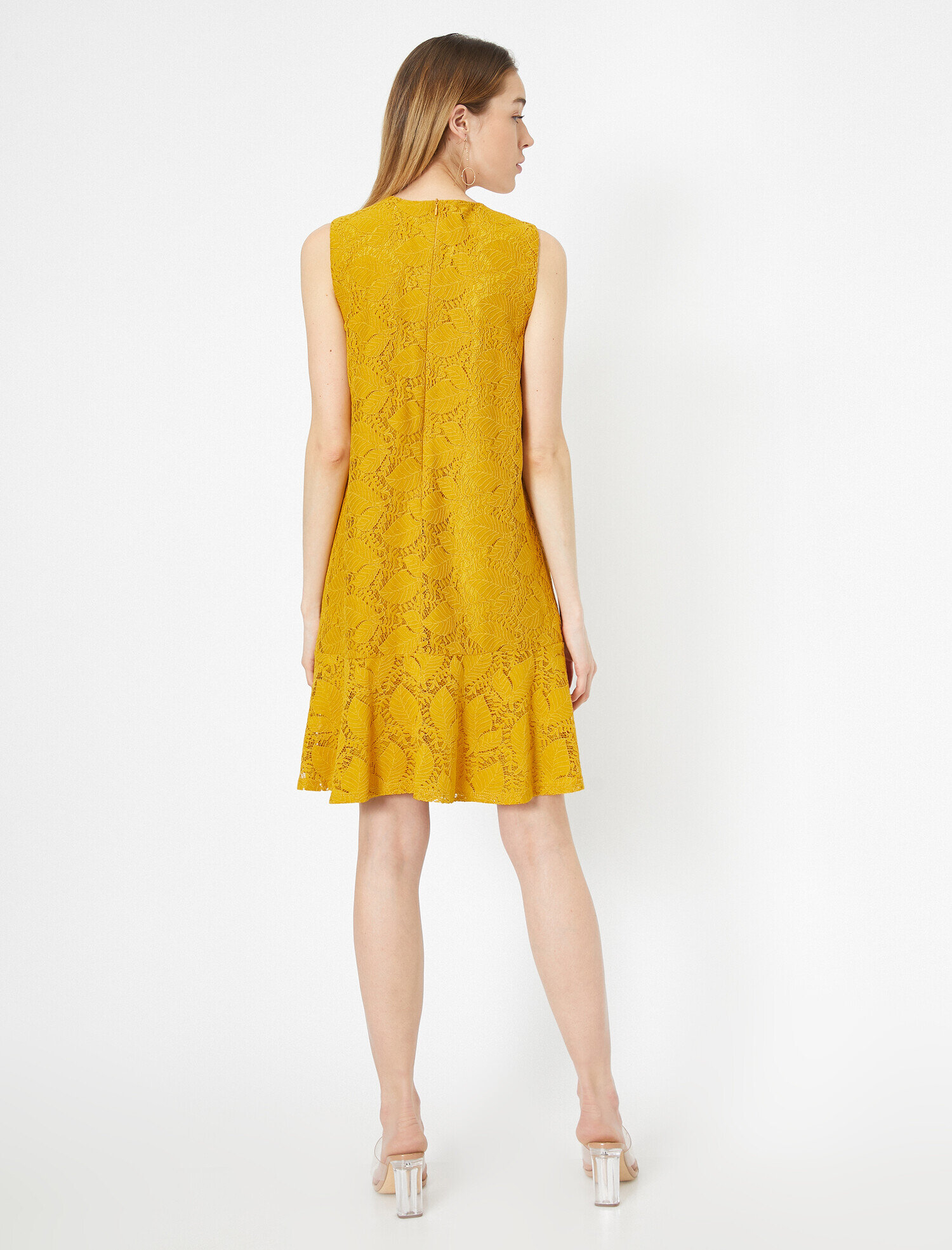   Dantel Detaylı Elbise