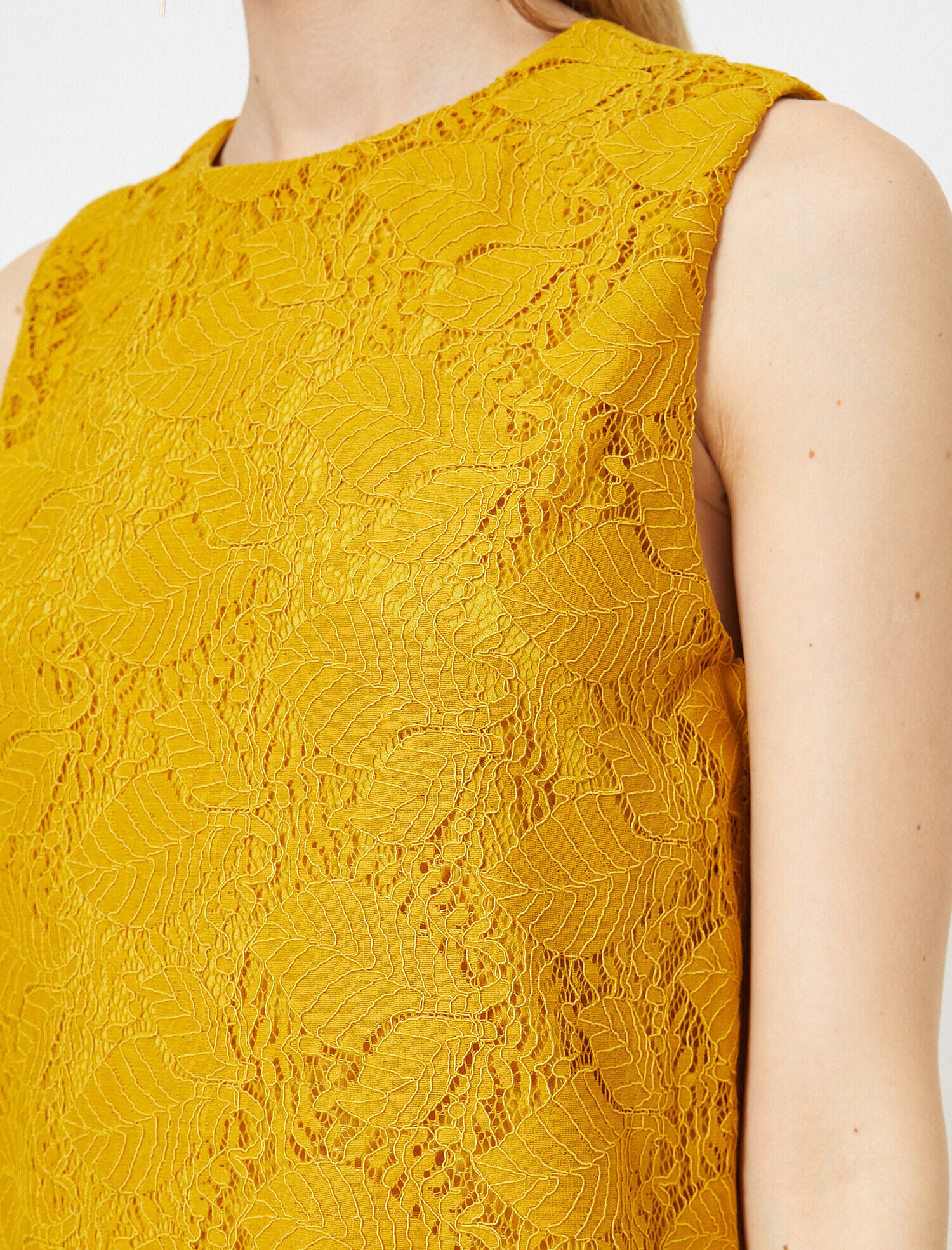   Dantel Detaylı Elbise