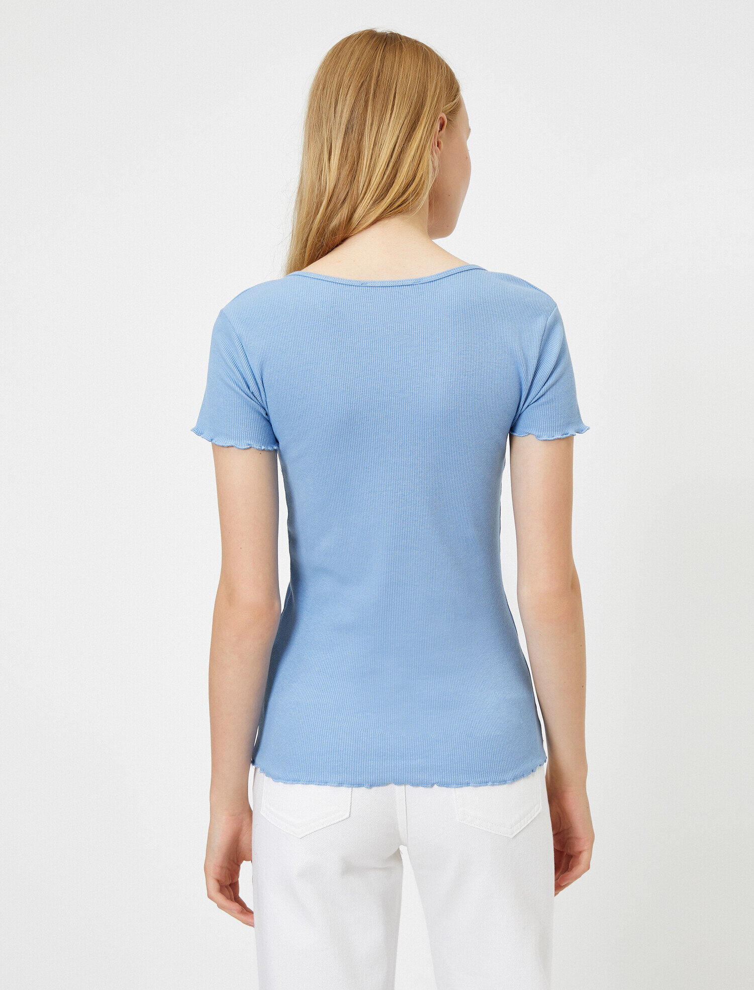   Yaka Detaylı Kısa Kollu Tişört