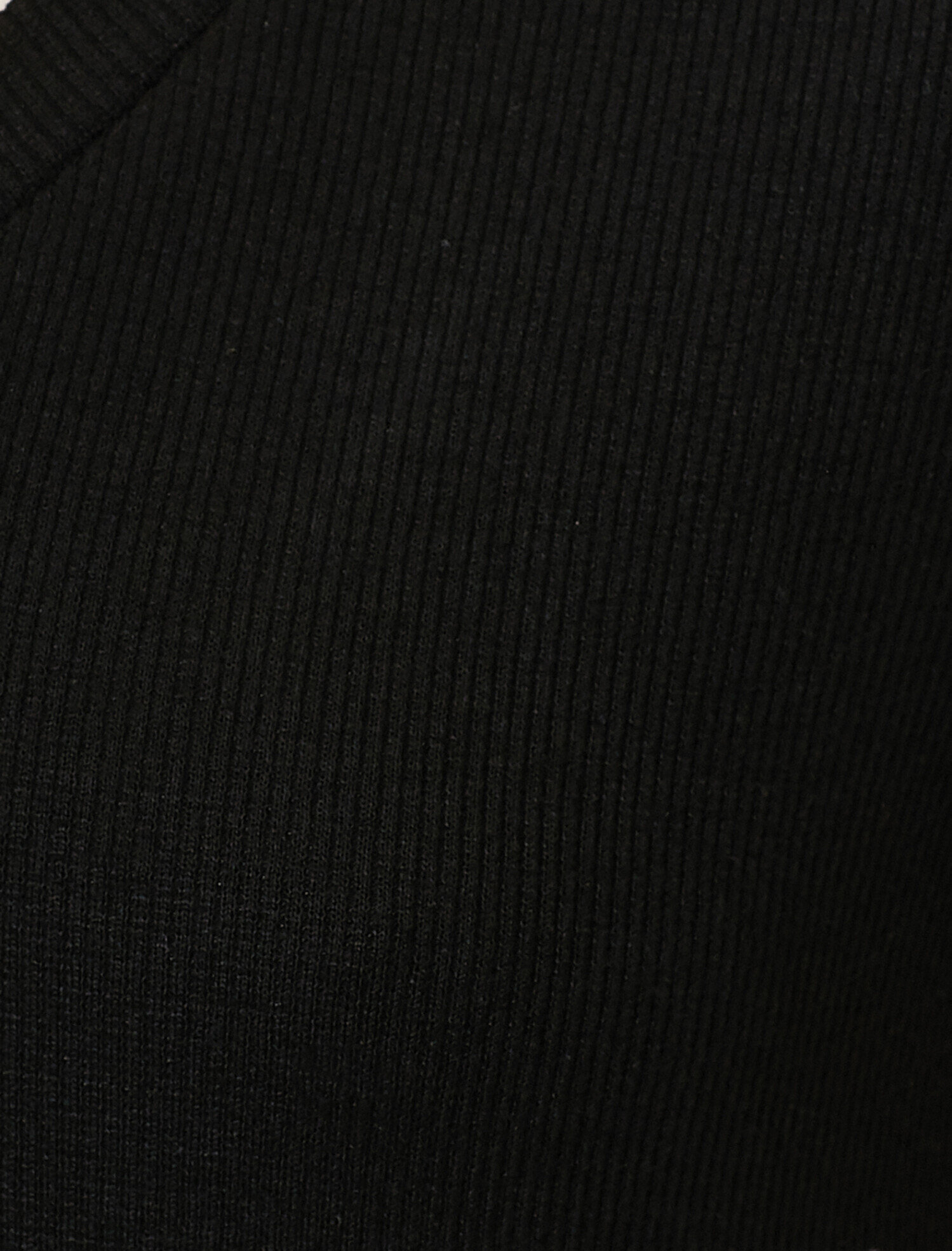   V Yaka Basic Kısa Kol Tişört