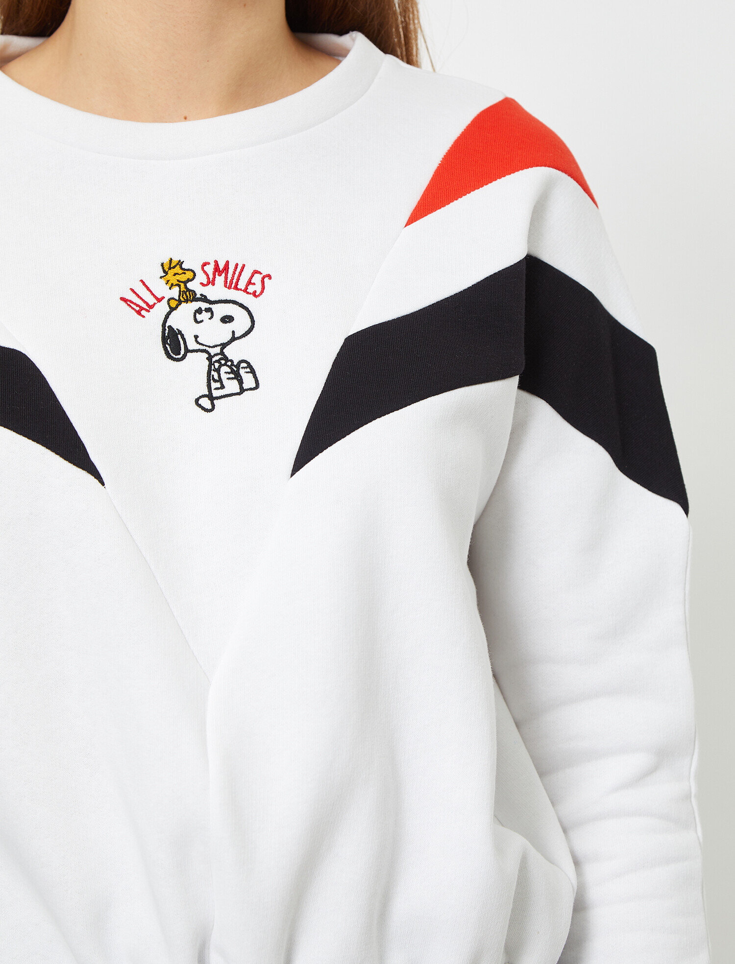   Snoopy Lisanslı Nakışlı Sweatshirt